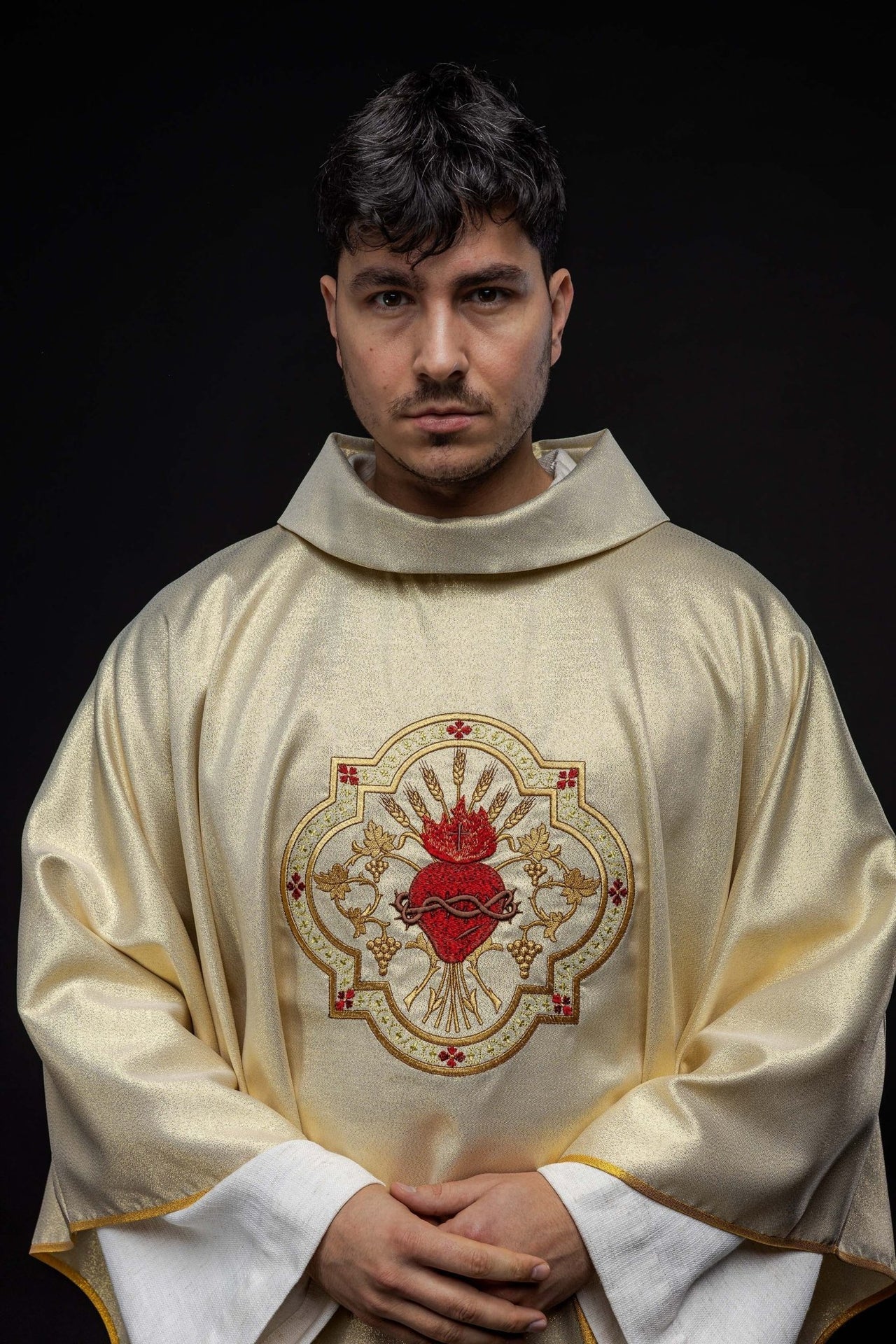 Złoty Ornat Haftowany Serce Jezusa i Kielich Eucharystyczny - alba.pl