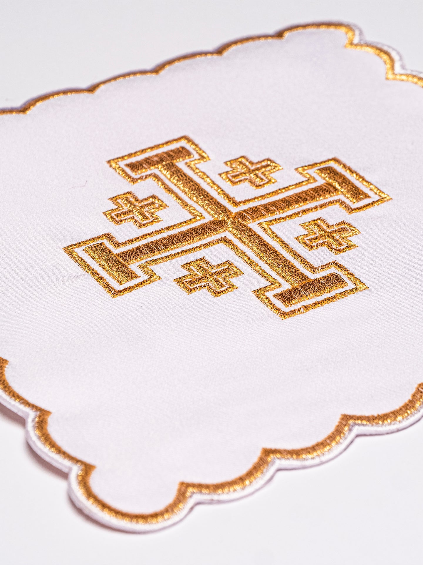 Zestaw palek z haftem krzyża jerozolimskiego w czterech kolorach liturgicznych - ORNATY.PL