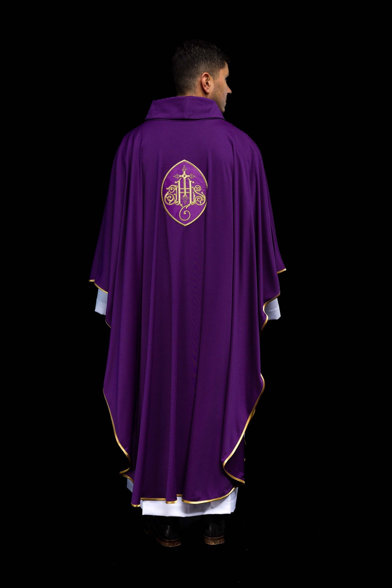 Ornat haftowany z IHS lekka dzianina SACROLITE - ORNATY.PL