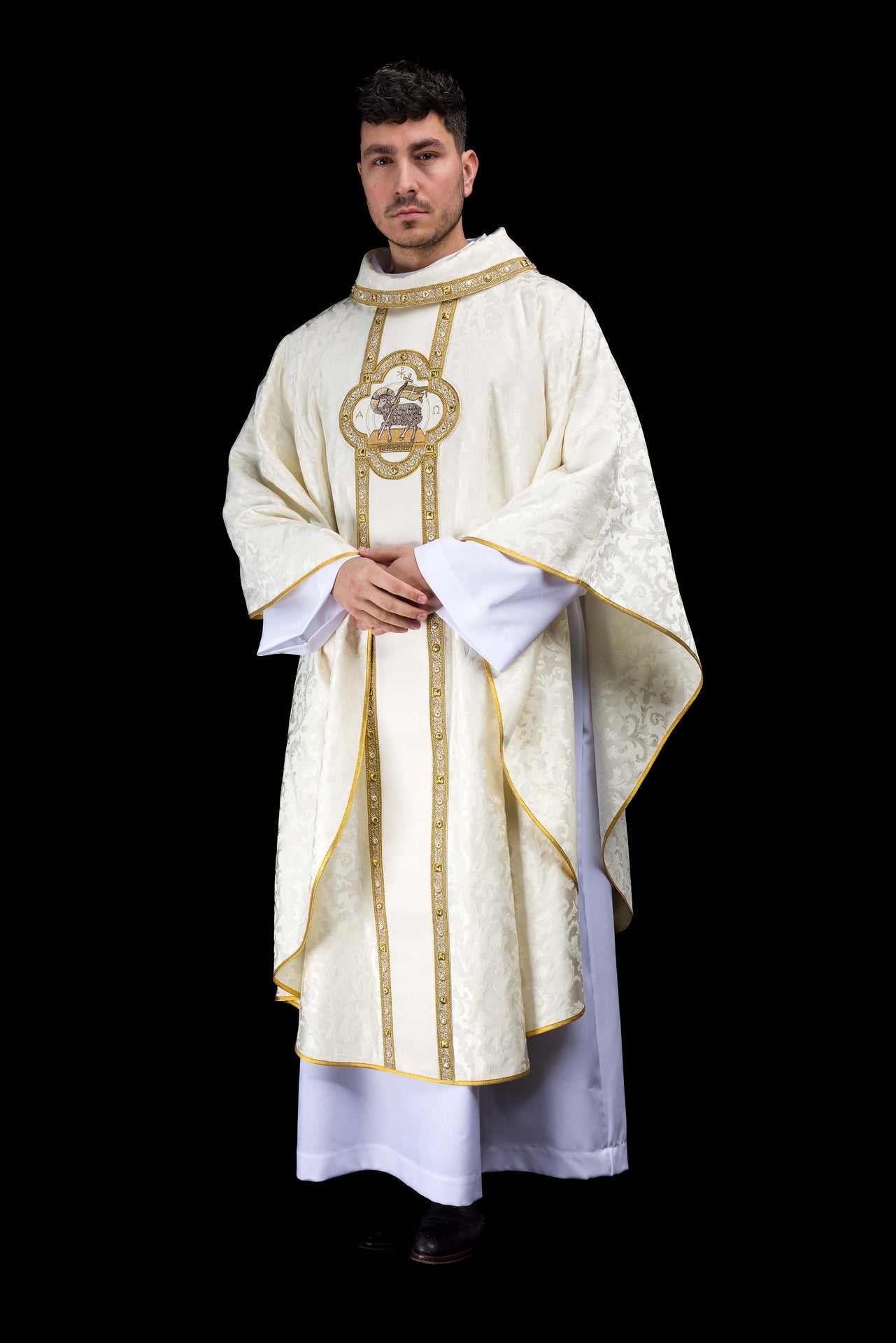 Ornat z pasem i haftem baranka wielkanocnego na tkaninie żakardowej - ORNATY.PL