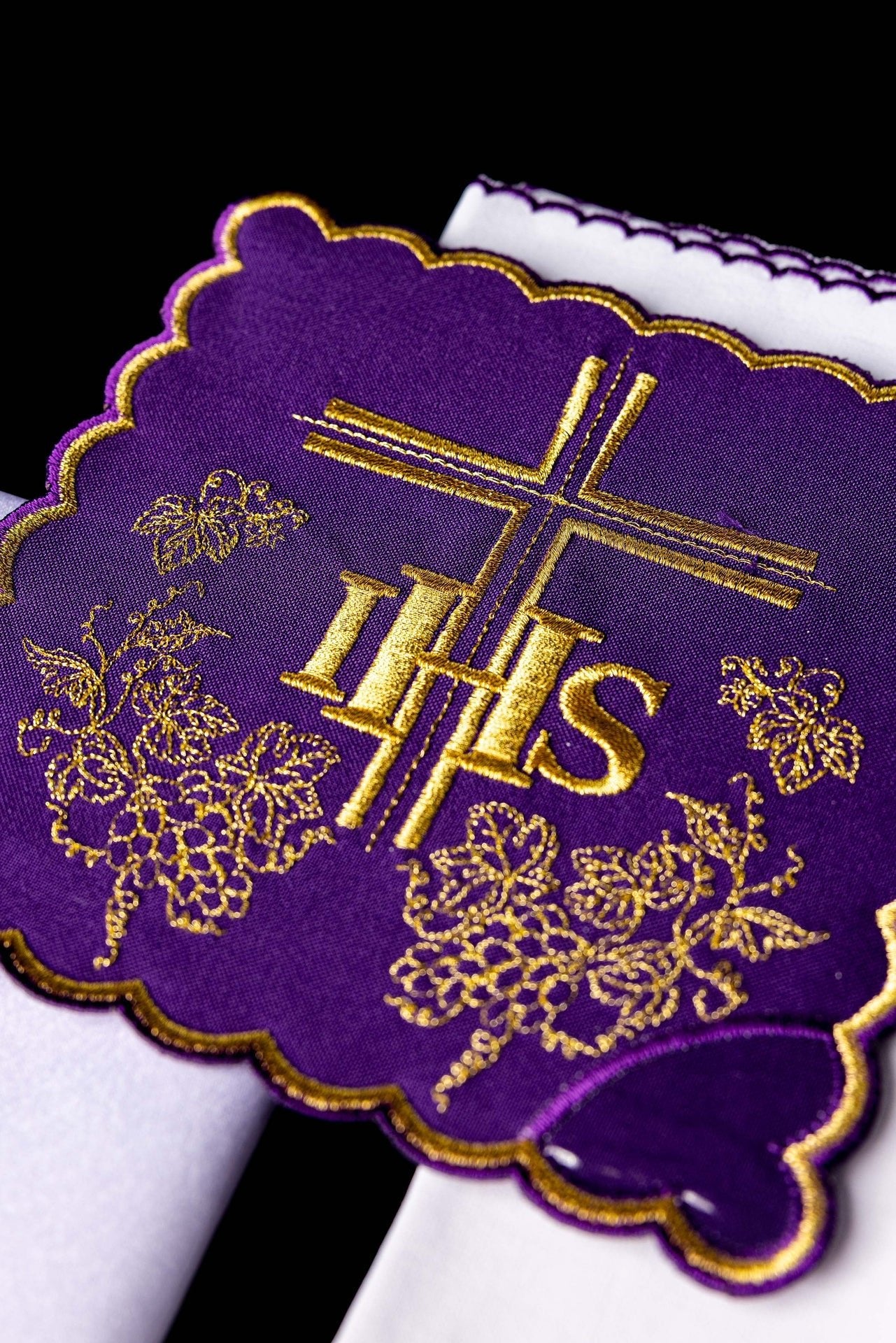 Bielizna Kielichowa Haftowana Fioletowa IHS - Komplet 4 Części - alba.pl