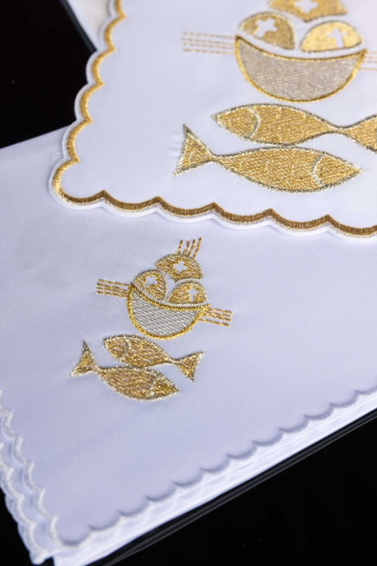 Bielizna Kielichowa Haftowana Ryby - Komplet Liturgiczny - alba.pl