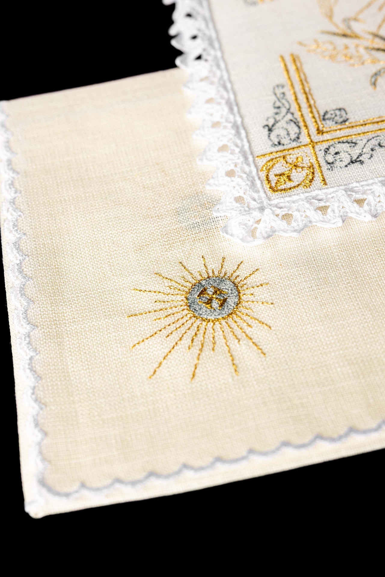 Bielizna Kielichowa Lniana Haftowana Kielich - Komplet Eucharystyczny - alba.pl