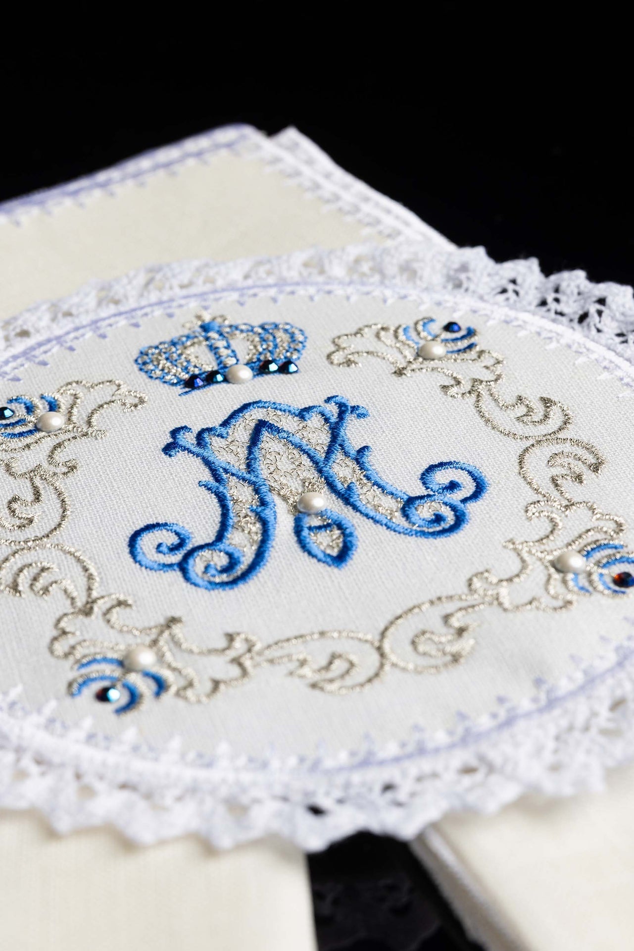 Bielizna Kielichowa Lniana z Haftem Maryjnym - Komplet Liturgiczny - alba.pl
