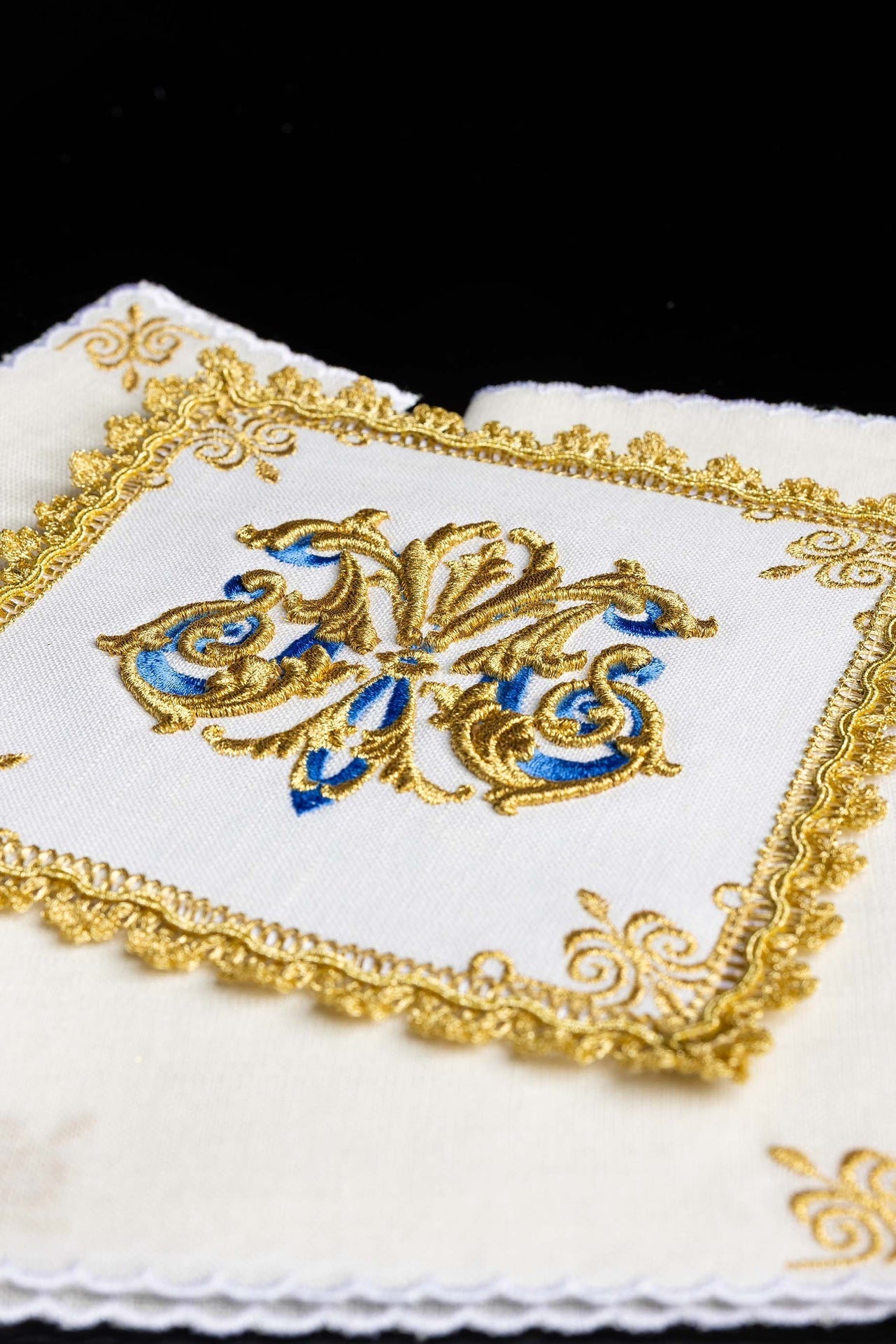 Bielizna Kielichowa Lniana Złoty Symbol Maryjny Haftowana Ręcznie - alba.pl