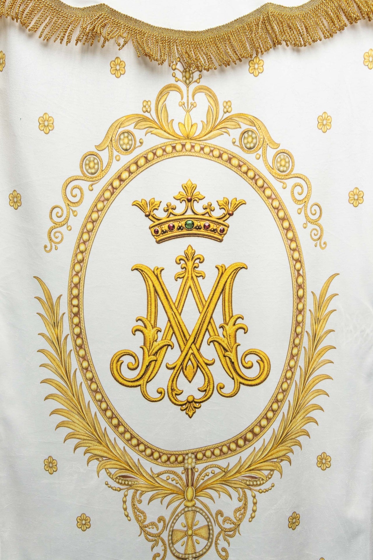 Chorągiew drukowana dwustronna z wizerunkiem Matki Bożej Wniebowziętej i monogramem - alba.pl