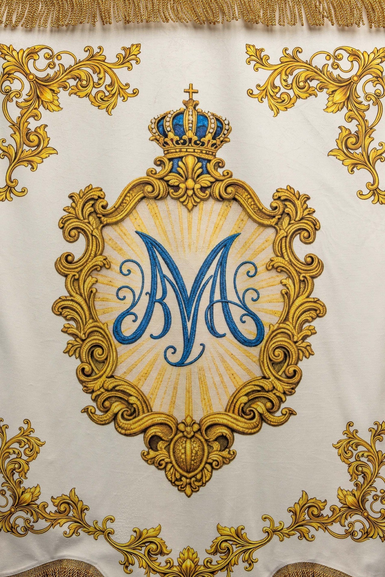 Chorągiew maryjna drukowana dwustronna z symbolem Serca i monogramem - alba.pl