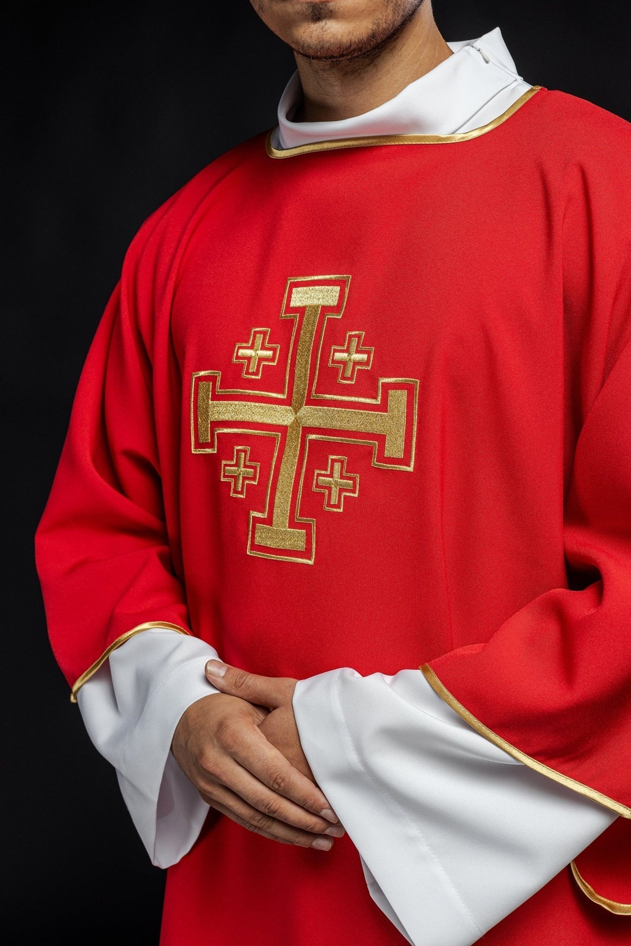 Czerwona Dalmatyka Liturgiczna Złote Krzyże - Alba Pl - alba.pl