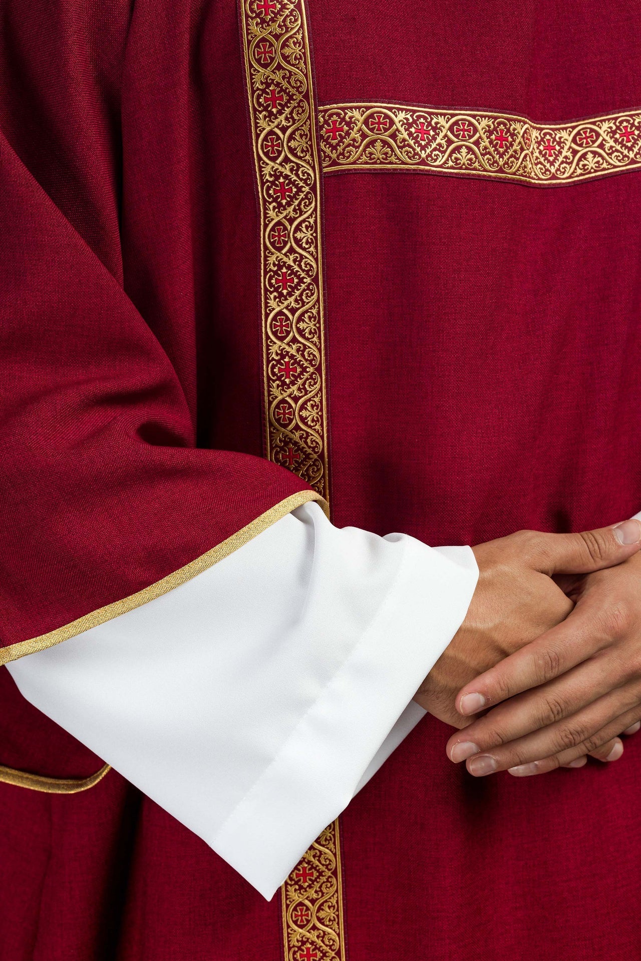 Dalmatyka Czerwona z Żakardową Złotą Tasiemką - Komplet ze Stułą - alba.pl