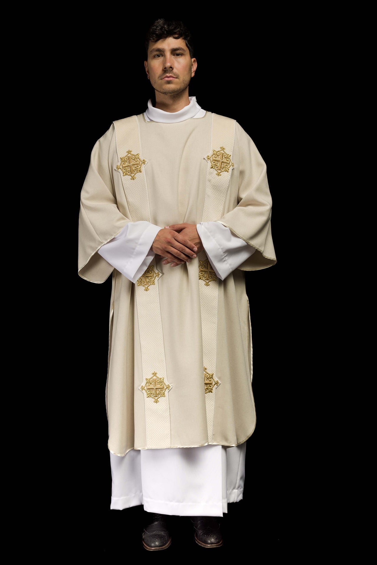 Dalmatyka Liturgiczna Ecru z Aksamitu - Krzyż na Pasach - alba.pl