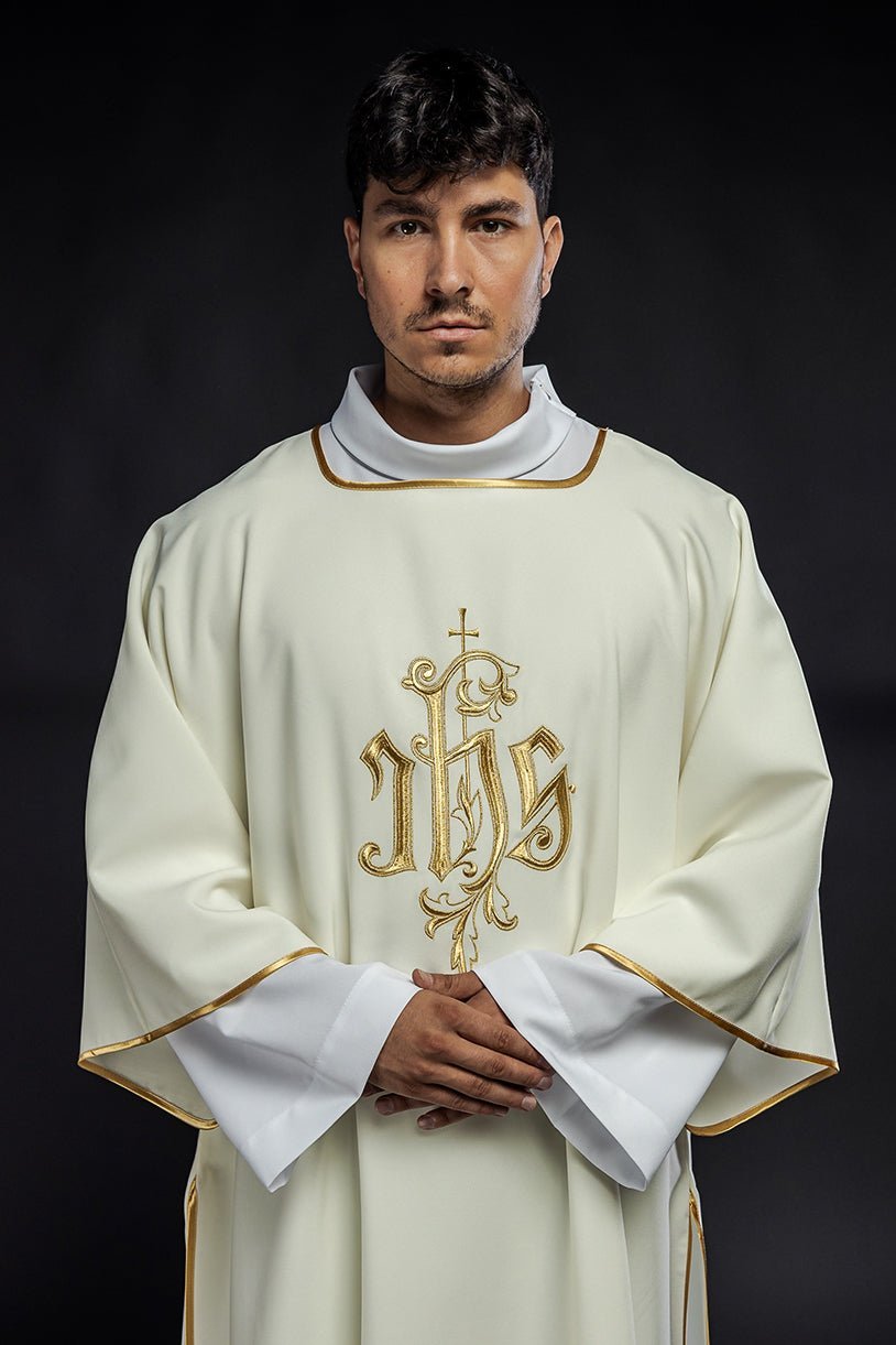 Dalmatyka Liturgiczna Ecru z Haftem IHS - Komplet ze Stułą - alba.pl