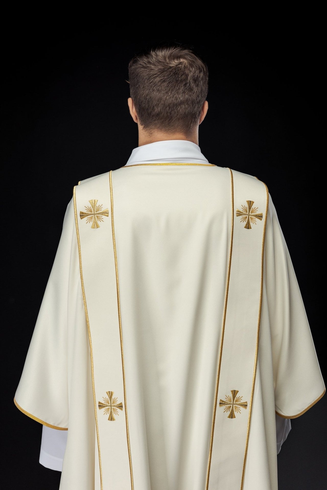 Dalmatyka Liturgiczna Ecru z Pasami i Złotym Krzyżem - alba.pl