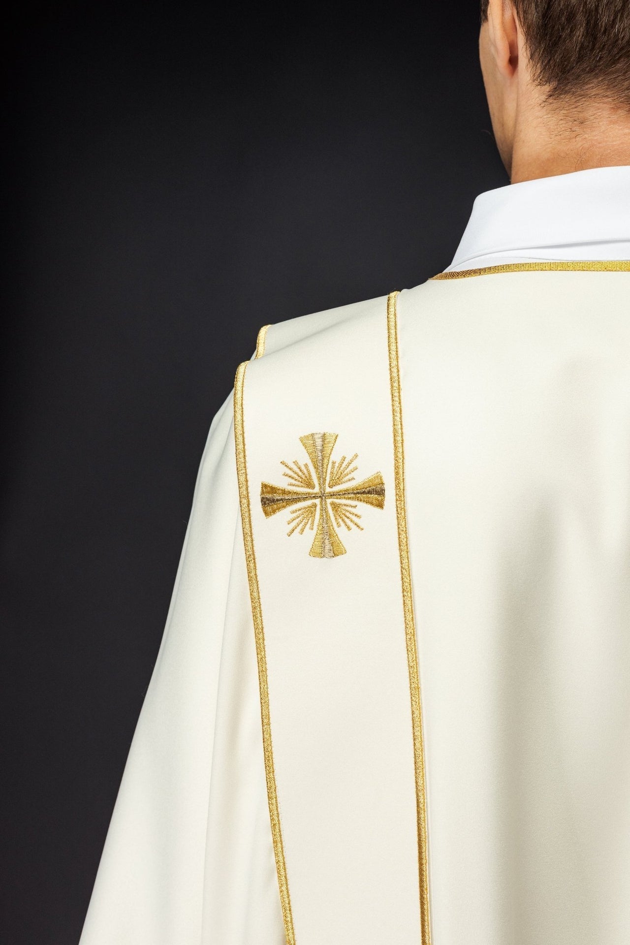 Dalmatyka Liturgiczna Ecru z Pasami i Złotym Krzyżem - alba.pl