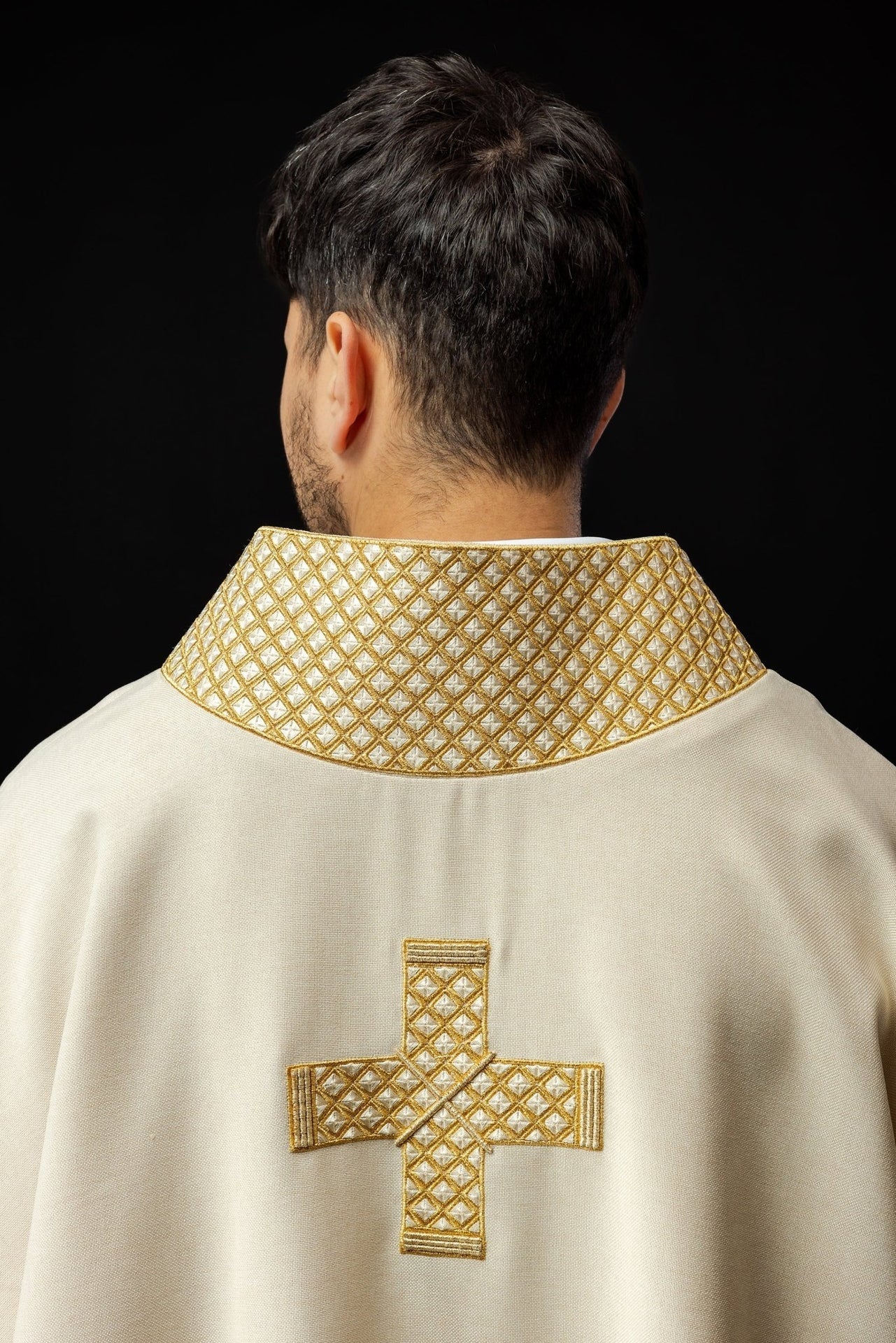Dalmatyka Liturgiczna Ecru ze Złotymi Krzyżami i Stułą - alba.pl