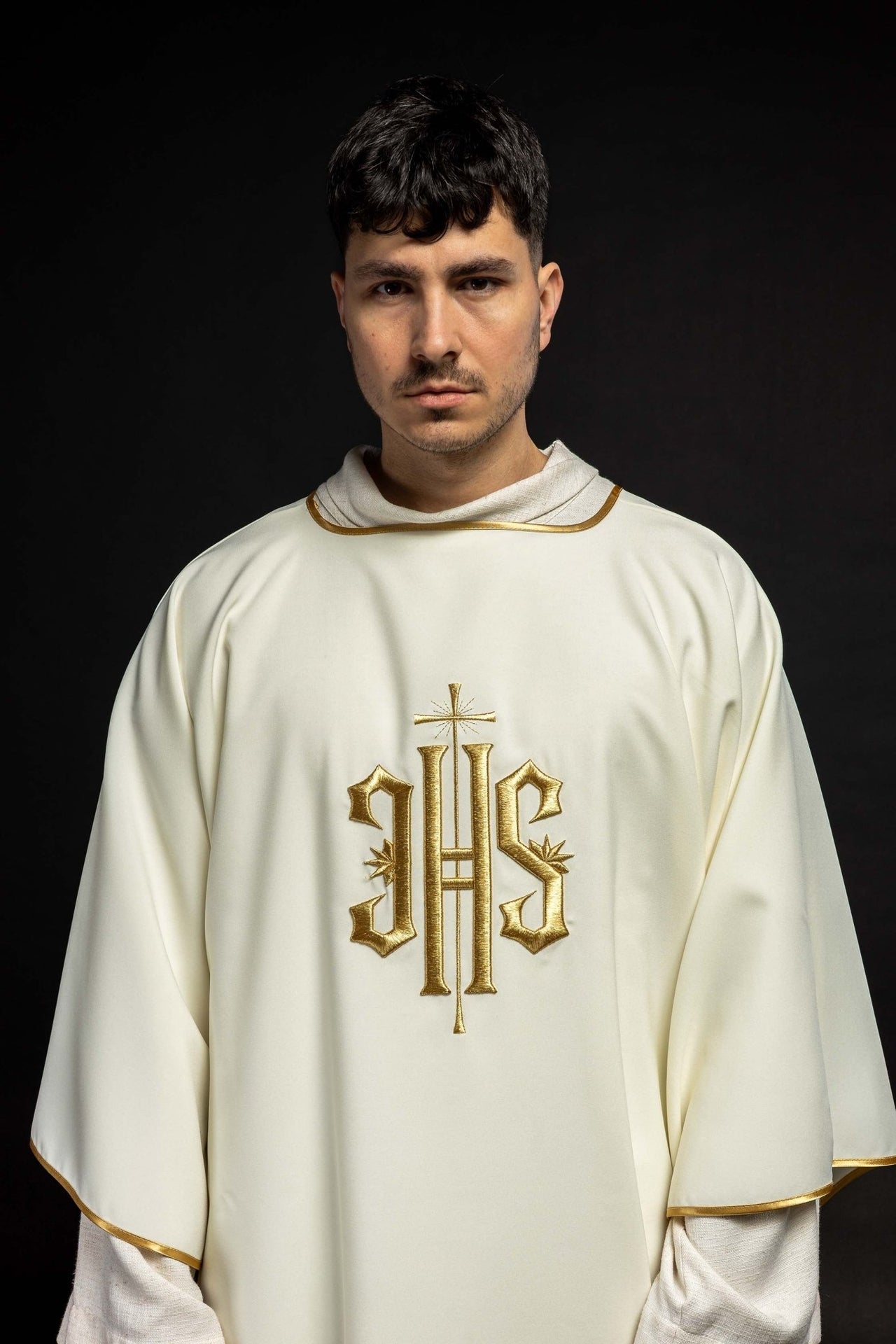 Dalmatyka Liturgiczna Złoty Haft IHS Komplet - Alba.pl - alba.pl