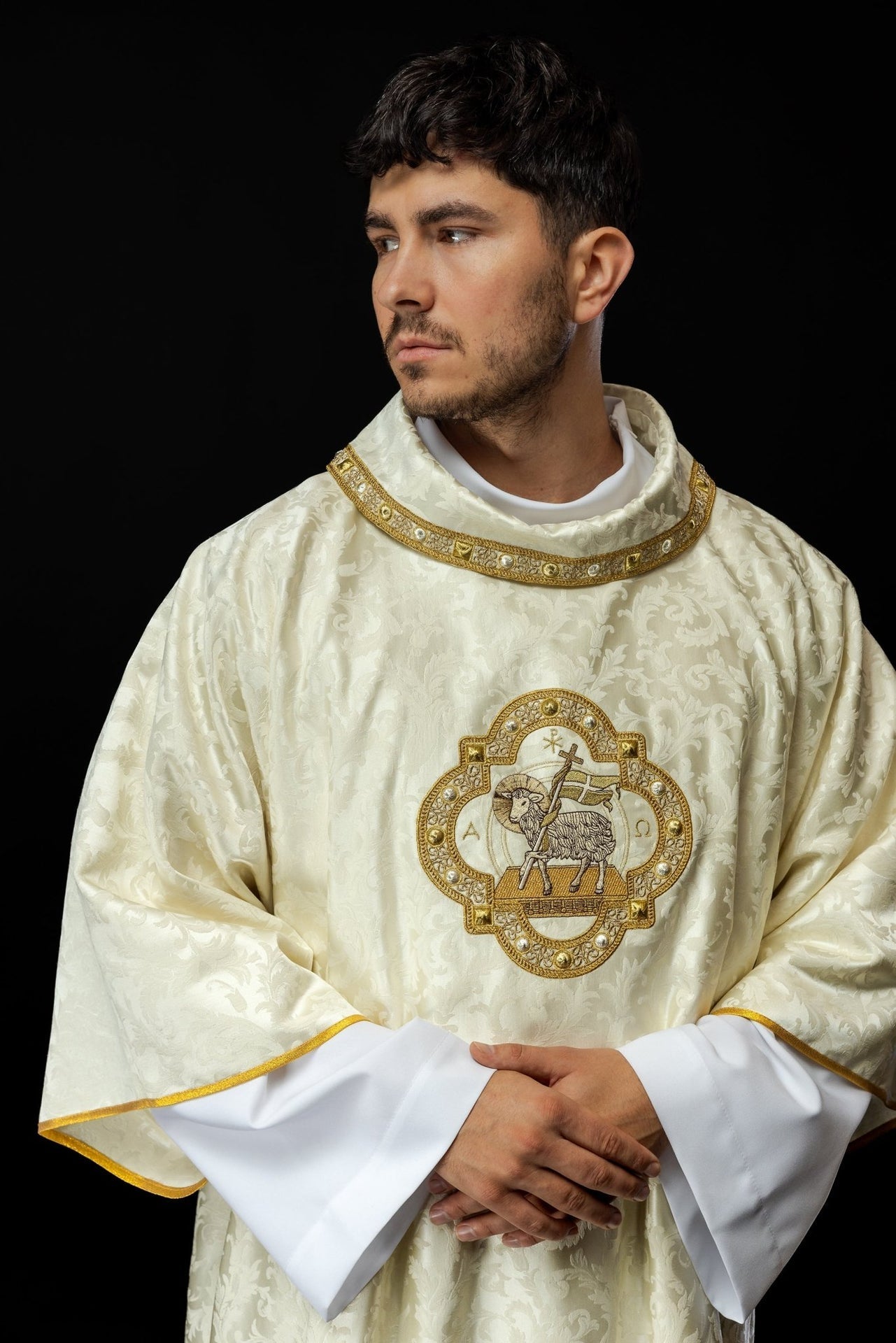 Dalmatyka Wielkanocna Ecru z Haftem Baranka Bożego - alba.pl