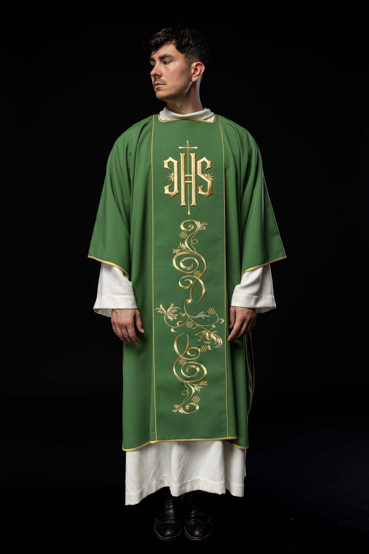 Dalmatyka Zielona z Haftowanym Pasem IHS - Liturgiczna Elegancja - alba.pl