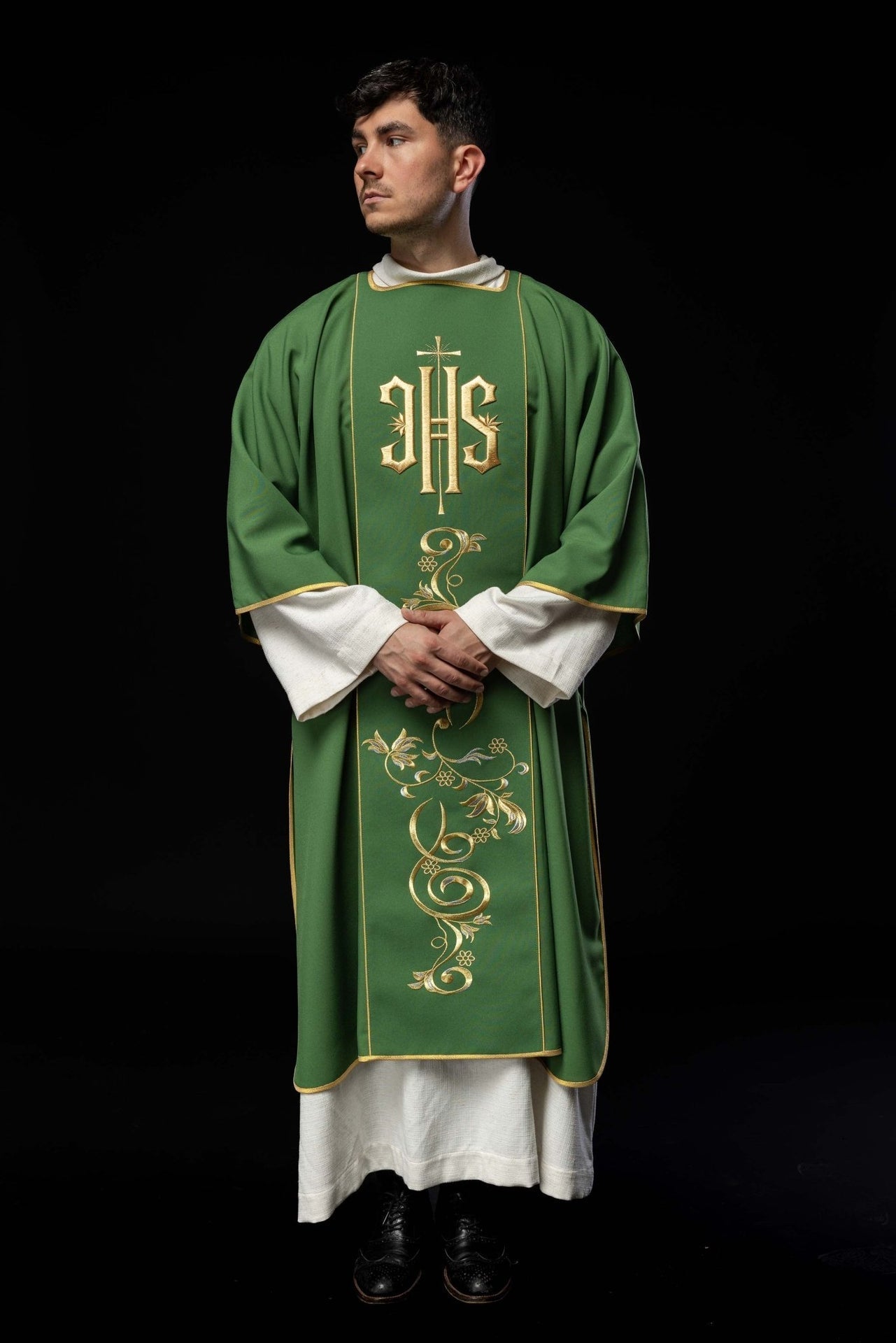 Dalmatyka Zielona z Haftowanym Pasem IHS - Liturgiczna Elegancja - alba.pl