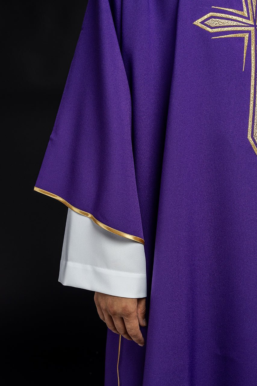 Fioletowa Dalmatyka Liturgiczna ze Złotym Krzyżem i Stułą - alba.pl