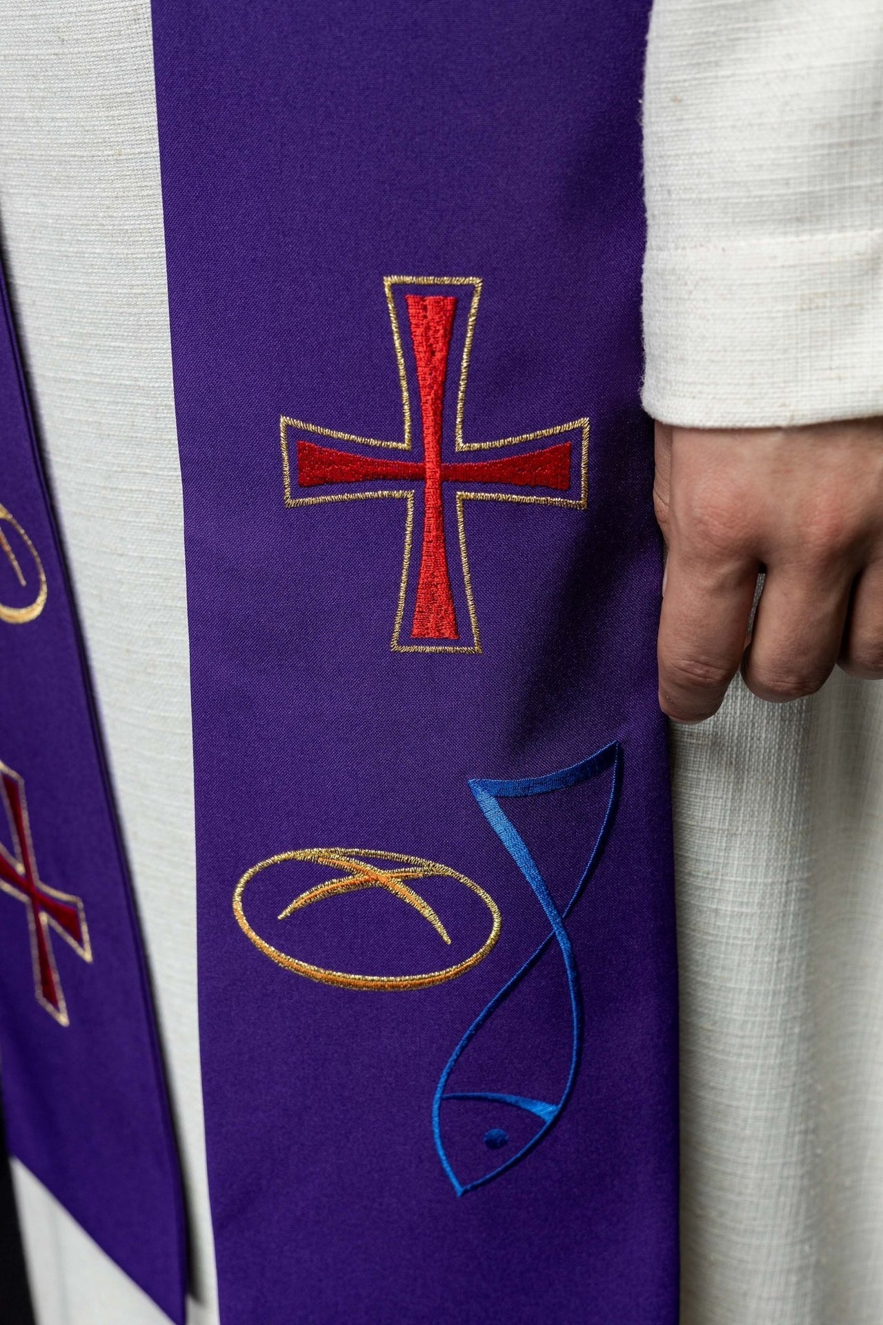 Fioletowa Stuła Kapłańska Haftowana Ryba Chleb Krzyż - Elegancka - alba.pl