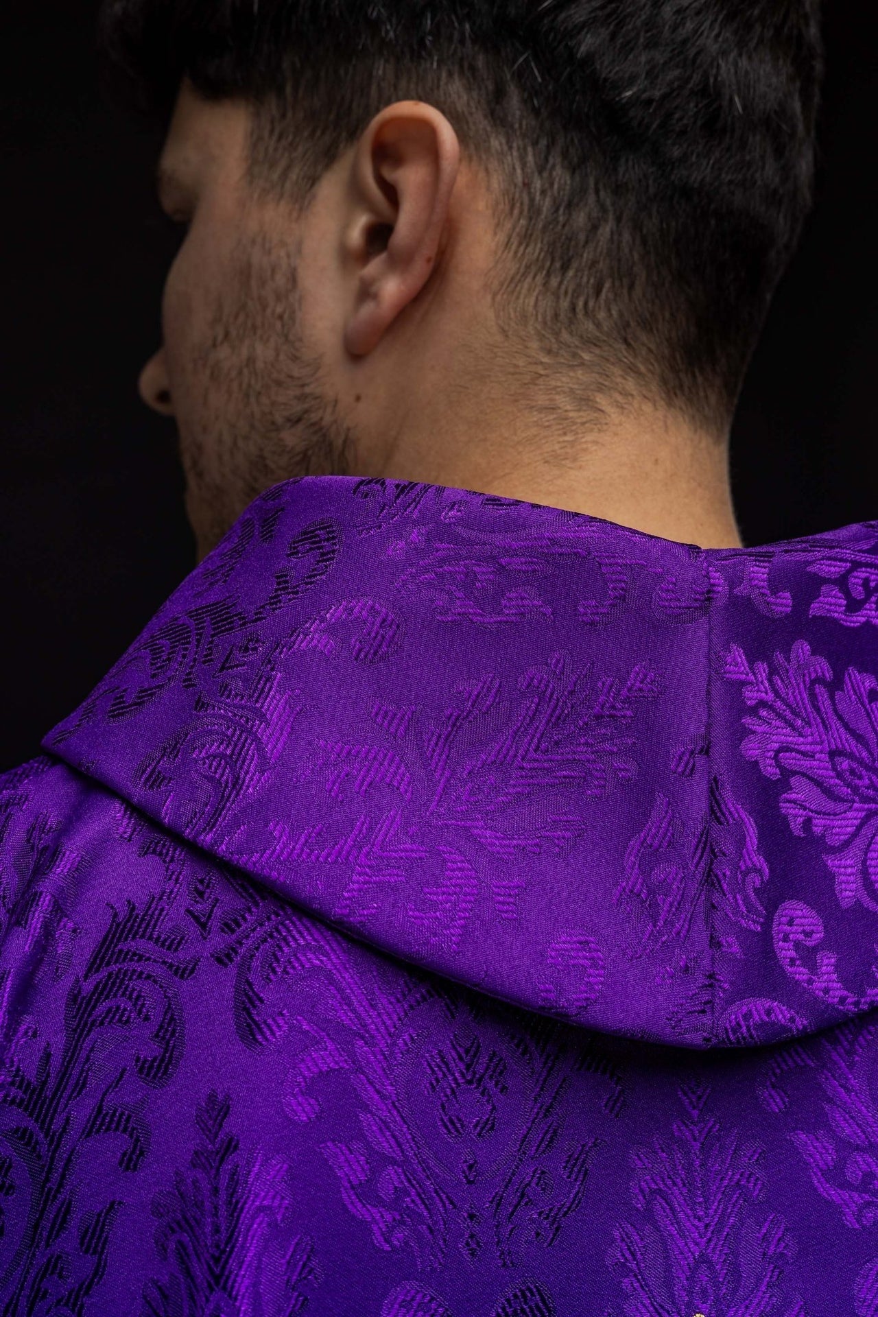 Fioletowy Ornat Liturgiczny z Krzyżem i Wzorzystej Tkaniny - alba.pl