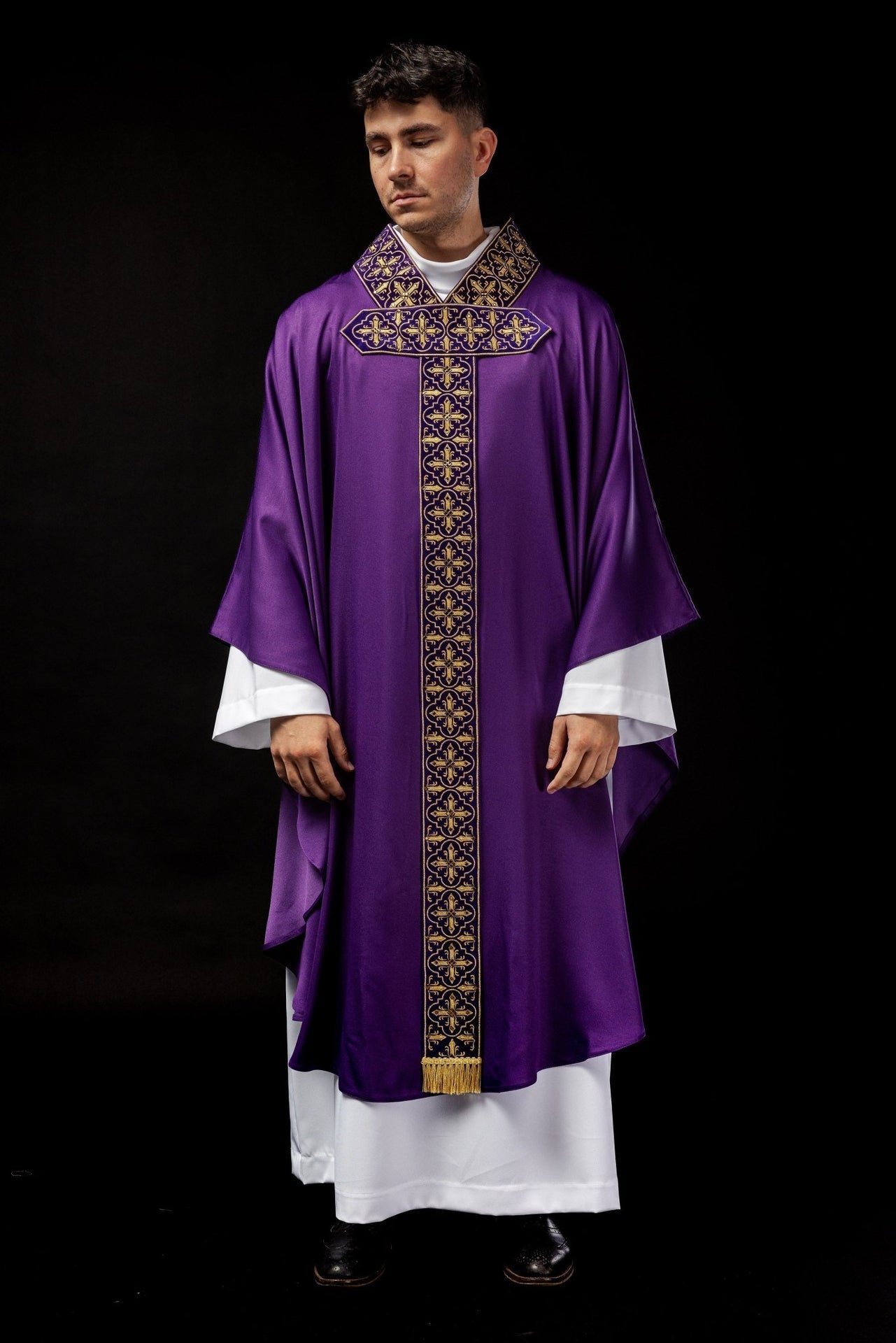 Fioletowy Ornat Liturgiczny Zdobiony Kamieniami - Polski Produkt - alba.pl