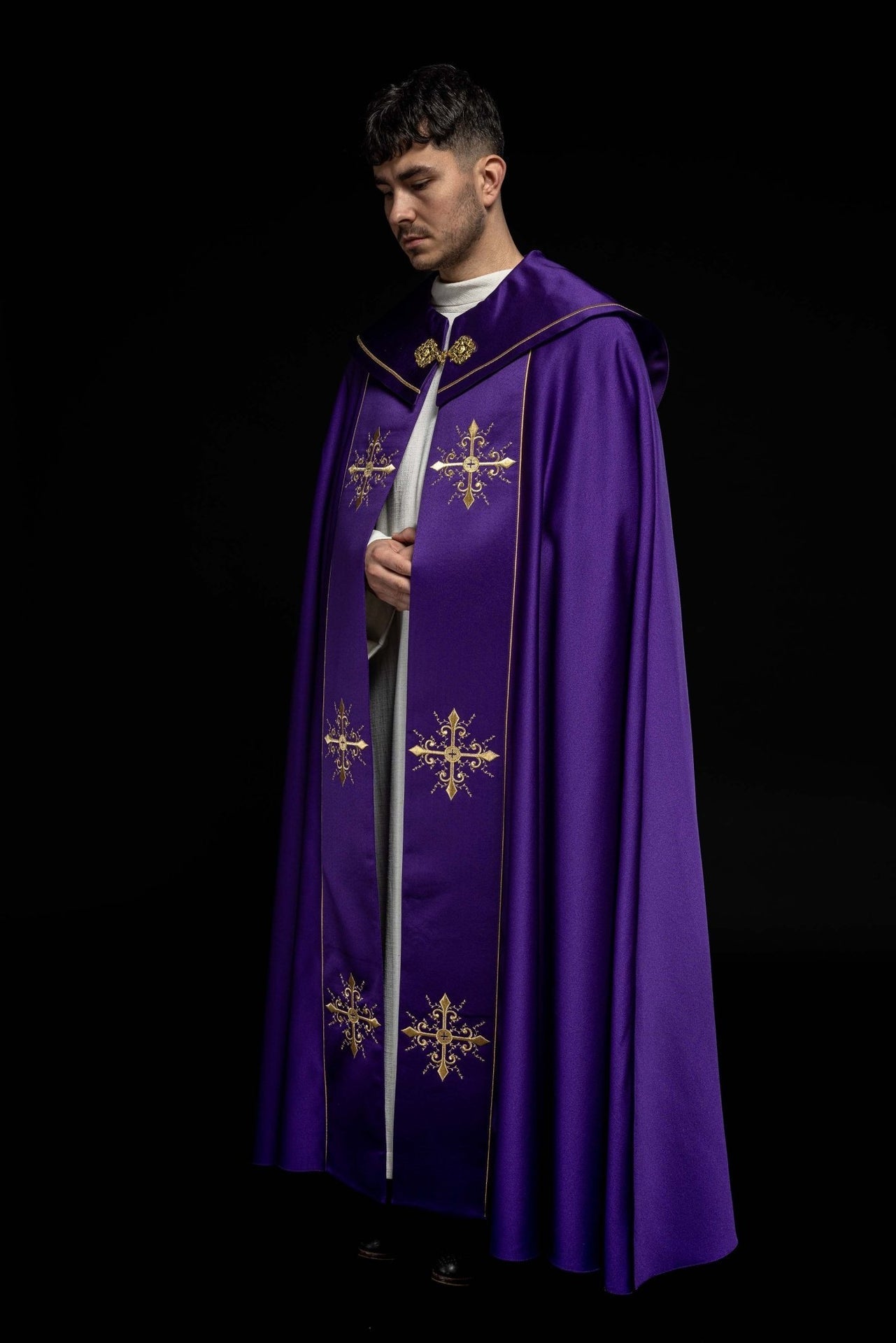 Kapa Liturgiczna Fioletowa Haftowana Złotym Krzyżem - Alba.pl - alba.pl