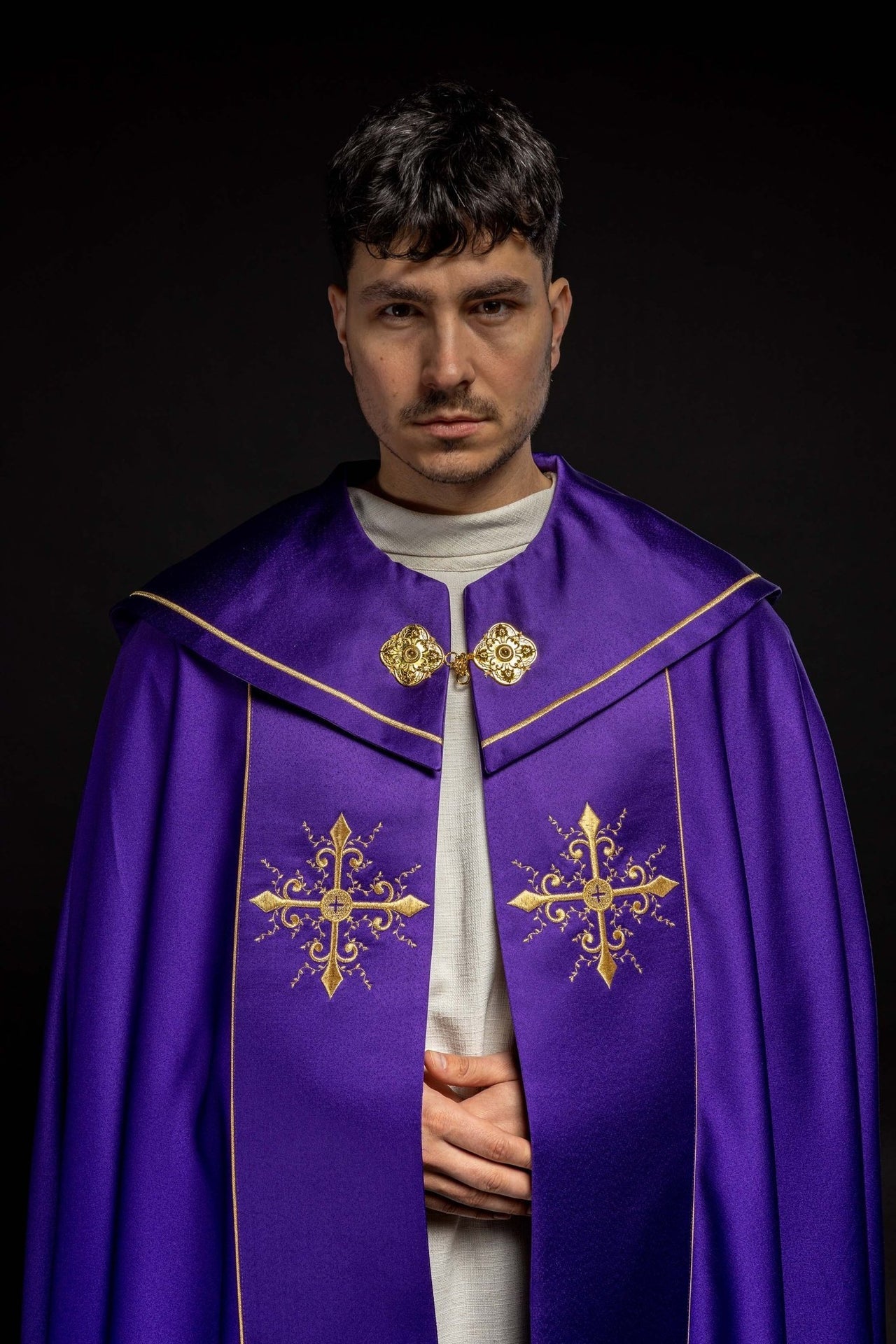 Kapa Liturgiczna Fioletowa Haftowana Złotym Krzyżem - Alba.pl - alba.pl