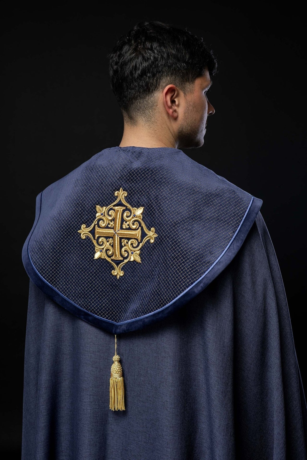 Kapa Liturgiczna Fioletowa z Aksamitnym Pasem i Haftem Krzyży - alba.pl