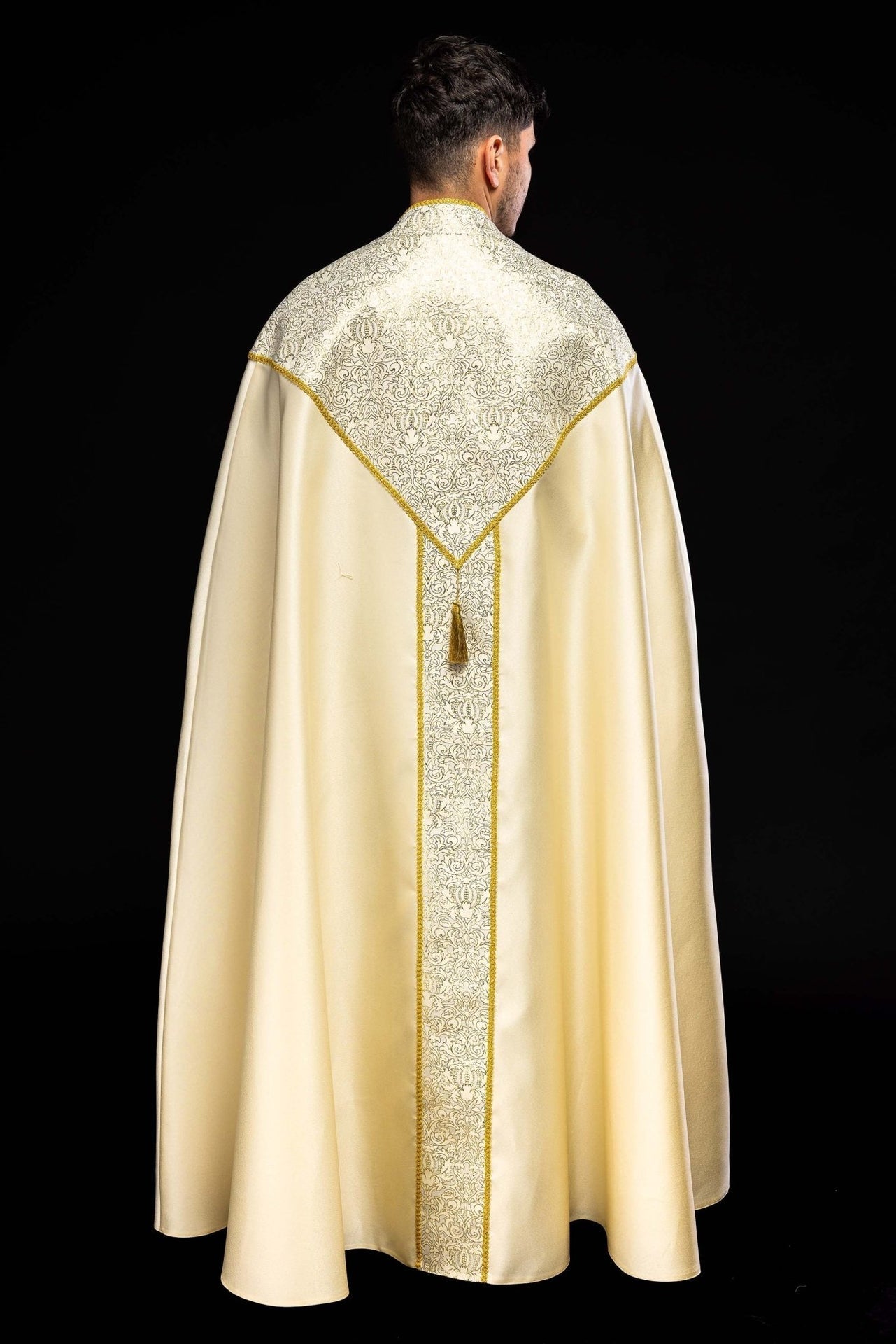 Kapa Liturgiczna Haftowana Ecru z Tkaniną Żakardową - alba.pl