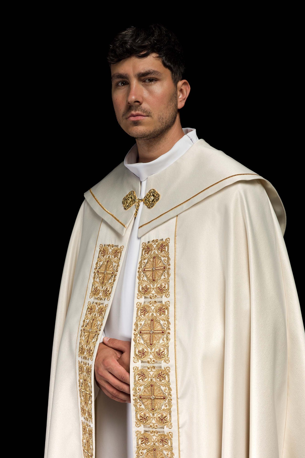 Kapa Liturgiczna Satynowa ze Złotym Haftem IHS - 150 cm - alba.pl
