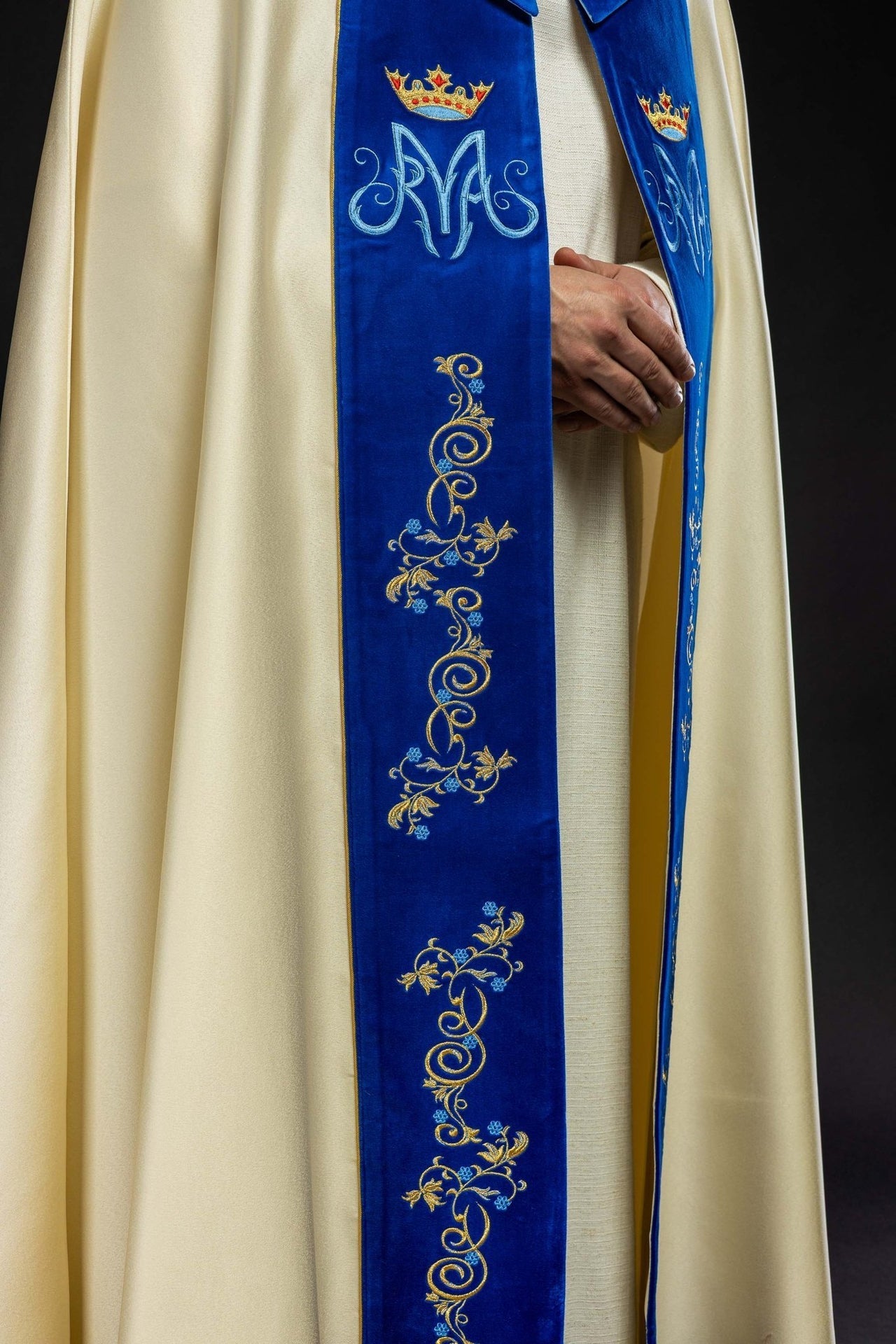 Kapa Maryjna Haftowana z Niebieskim Aksamitem i Stułą - alba.pl