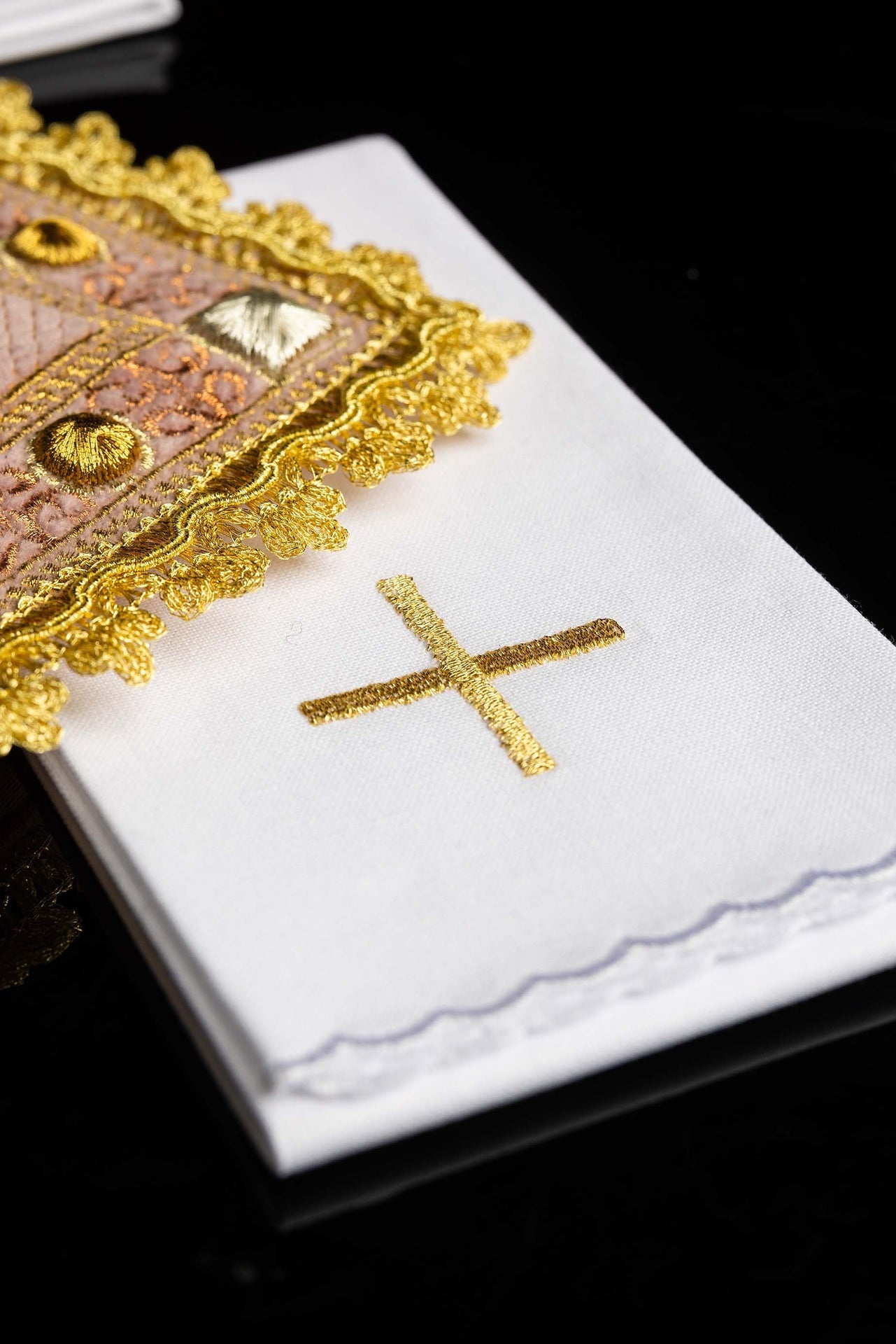 Komplet Kielichowy Aksamitny Różowy IHS Haft - Liturgiczny - alba.pl