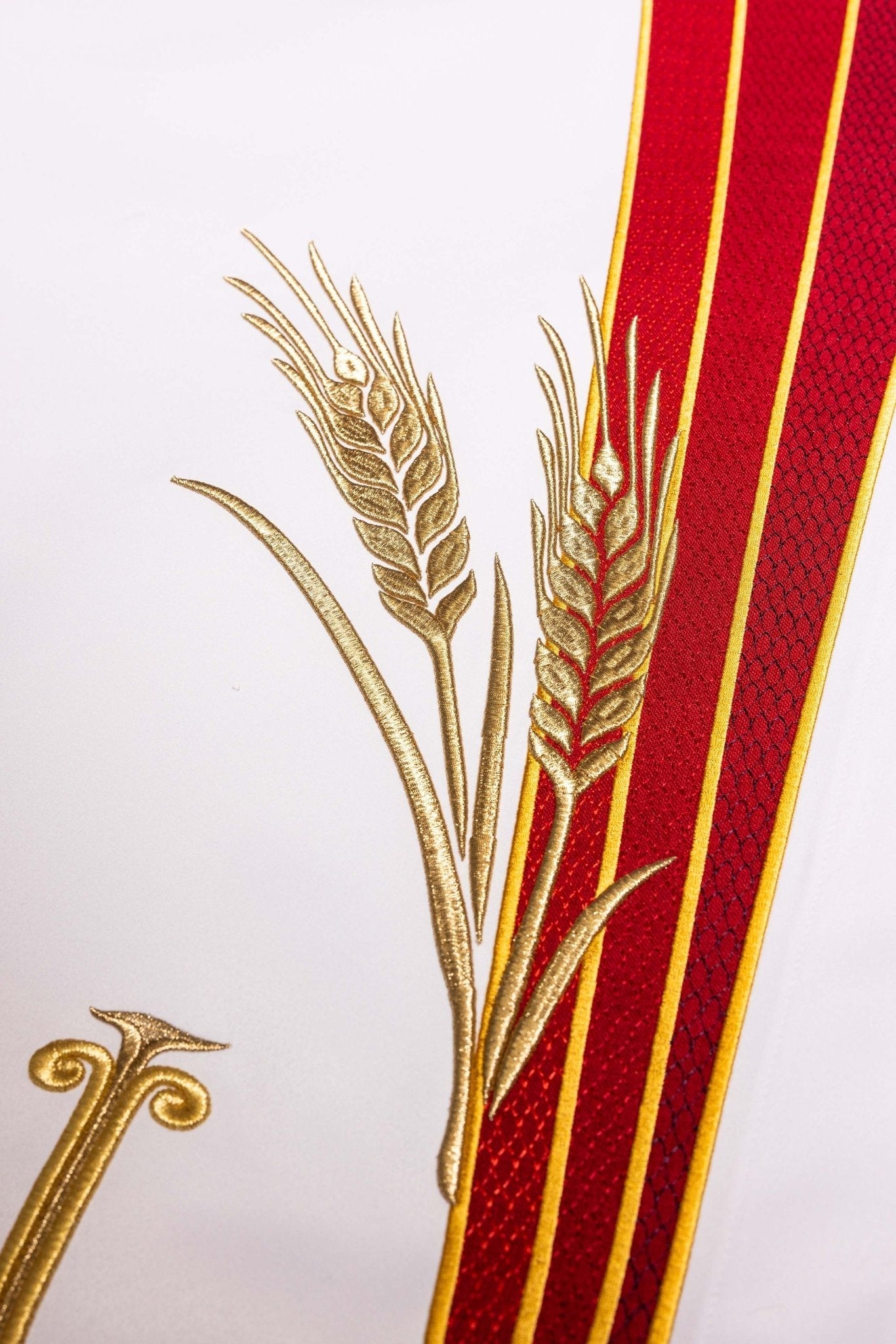 Obrus ołtarzowy z haftowanym symbolem Pax - alba.pl