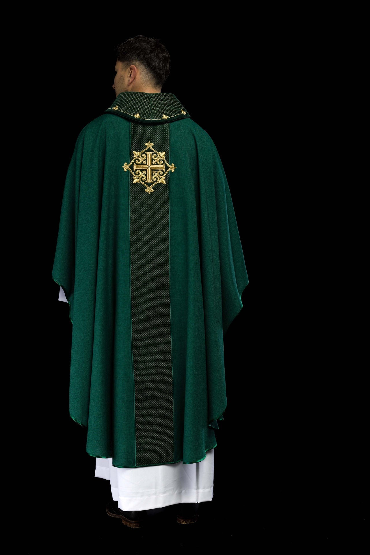 Ornat Aksamitny Haftowany Krzyż Zielony - Elegancki Strój Liturgiczny - alba.pl
