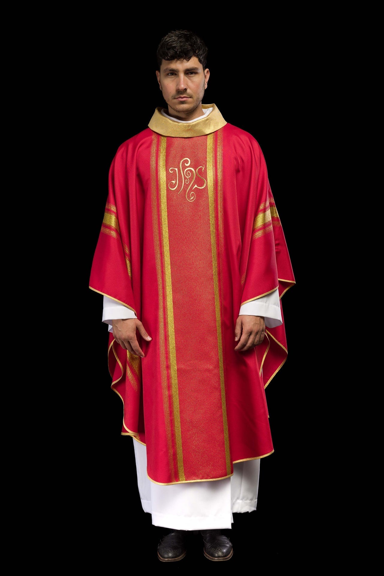 Ornat Czerwony IHS Haftowany Złotem - Elegancki Strój Liturgiczny - alba.pl