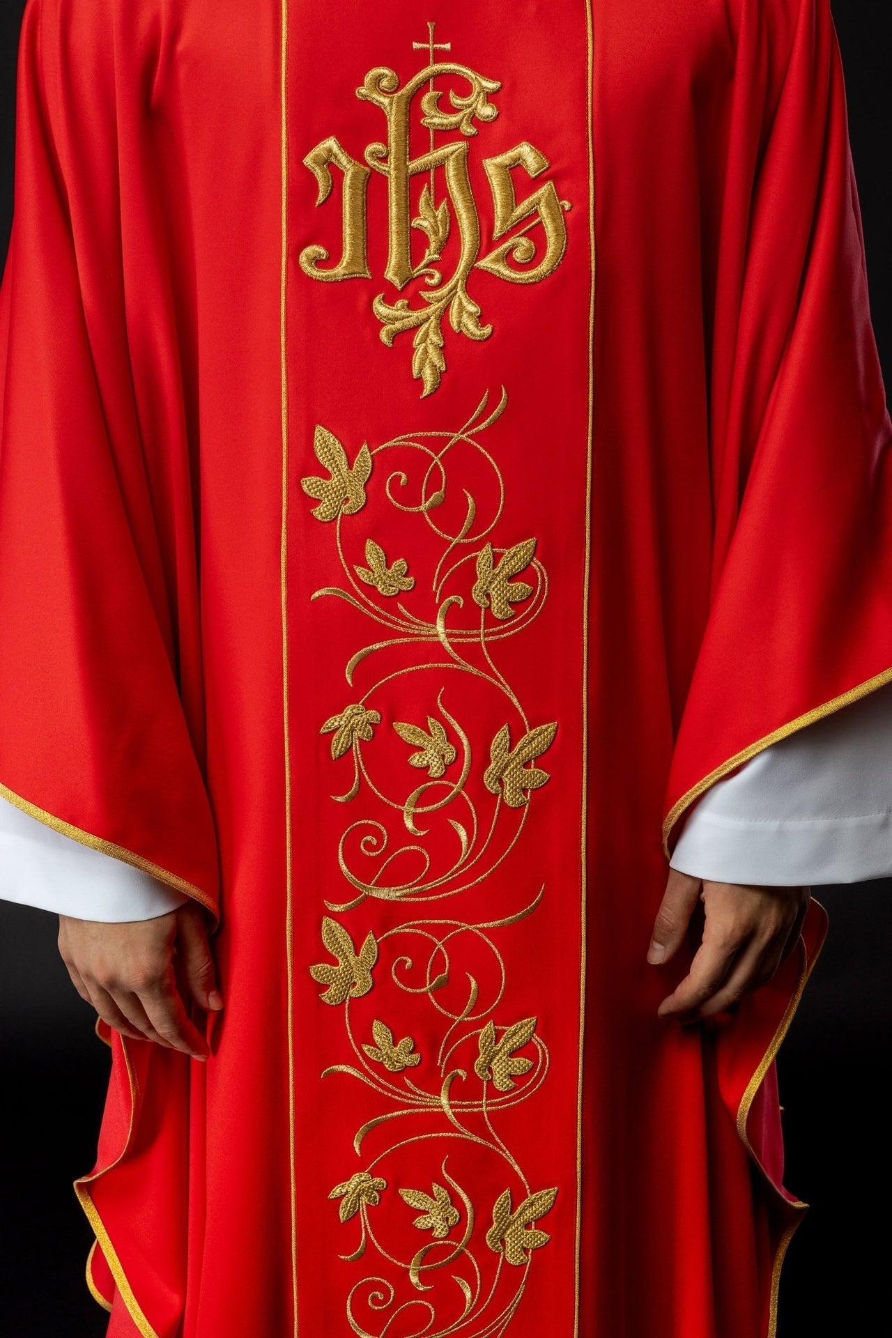 Ornat Czerwony Liturgiczny z Haftem Florystycznym IHS - alba.pl