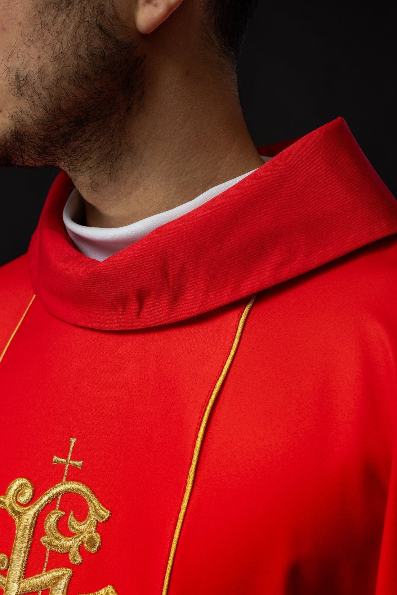 Ornat Czerwony Liturgiczny z Haftem Florystycznym IHS - alba.pl