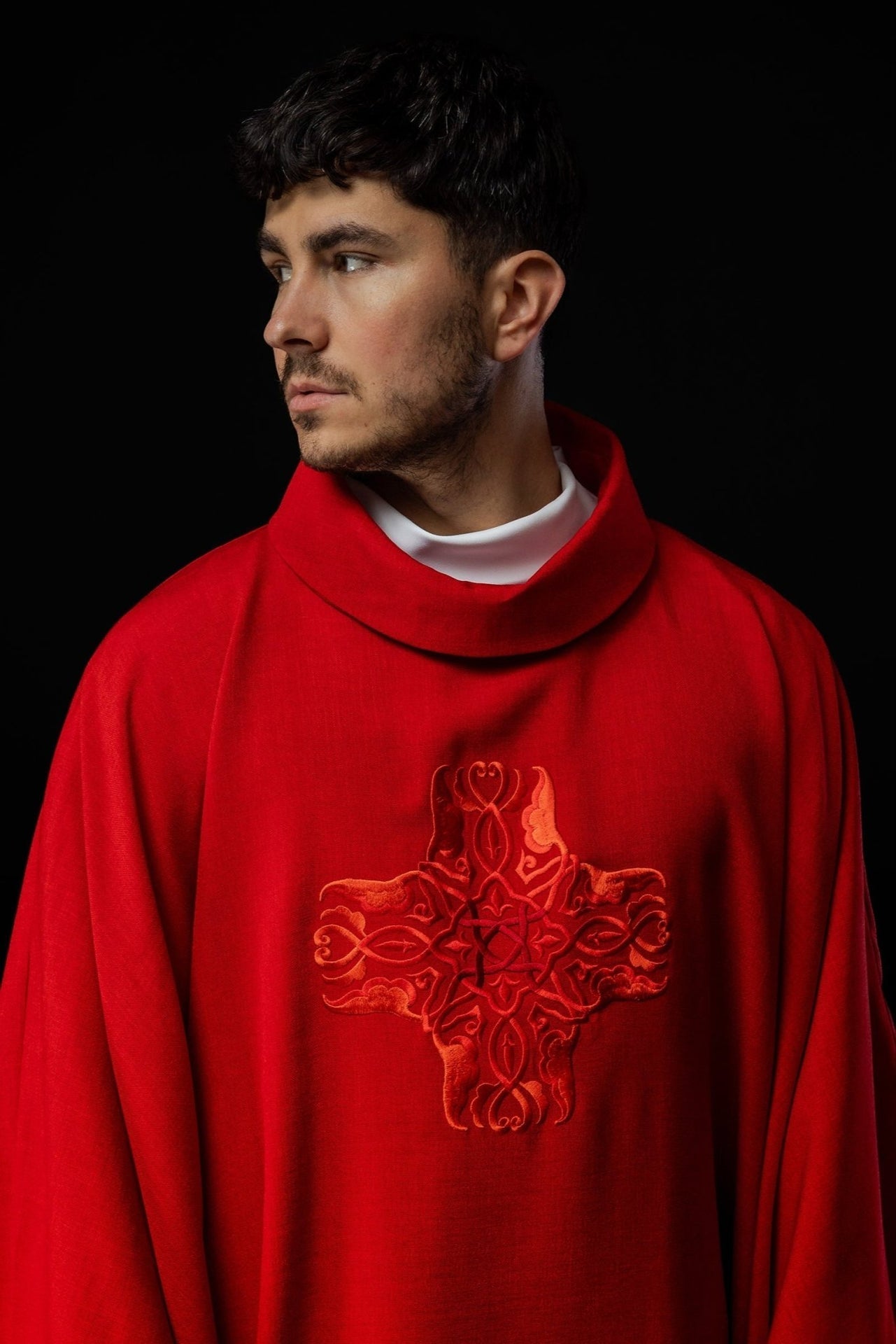 Ornat Czerwony Liturgiczny z Haftowanym Krzyżem - Alba.pl - alba.pl