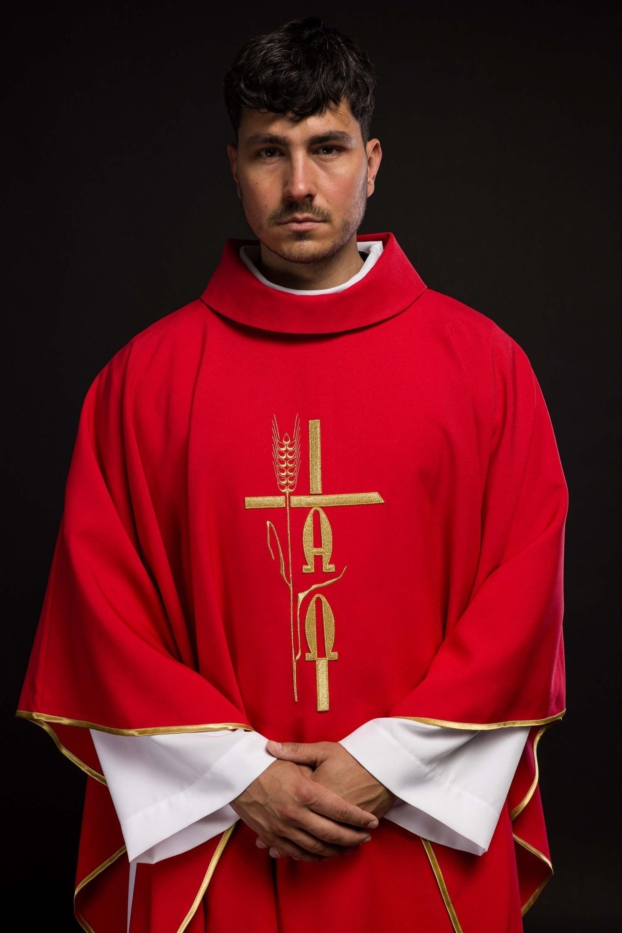 Ornat Czerwony z Haftem Alfa Omega Symbol Eucharystyczny - alba.pl