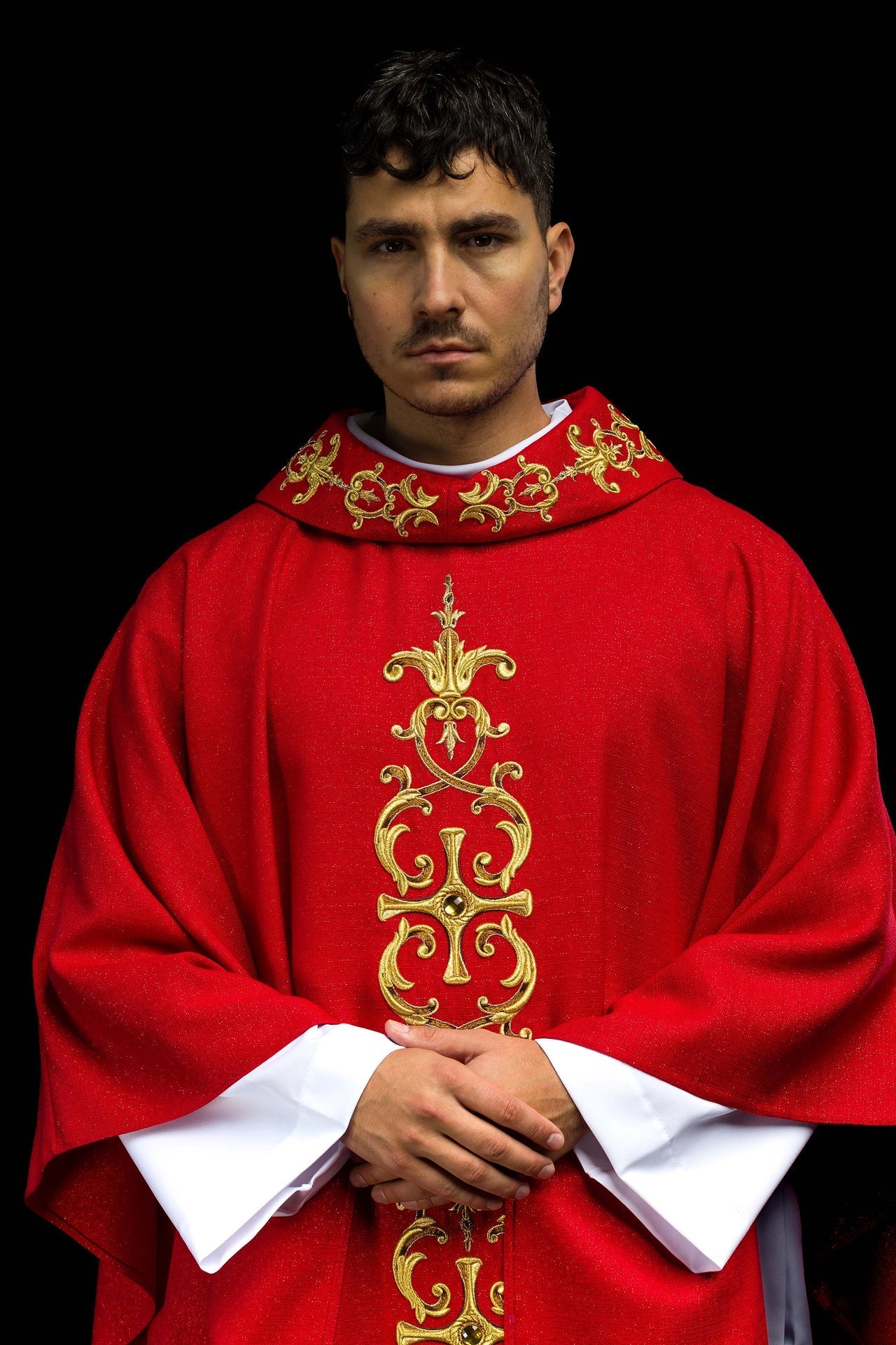 Ornat Czerwony z Haftem Eucharystycznym i Złotymi Detalami - alba.pl