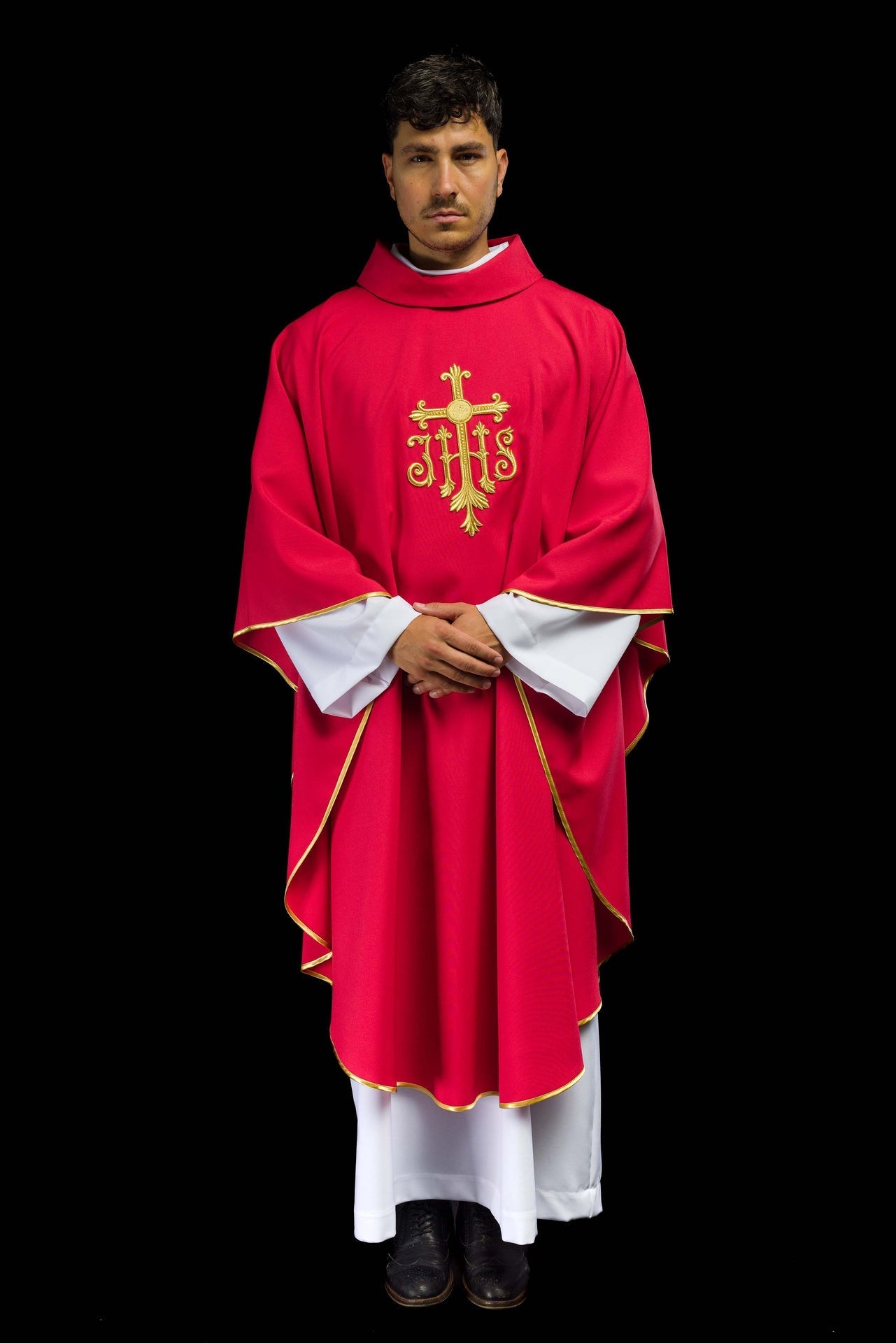 Ornat Czerwony z Haftowanym Symbolem IHS - Liturgiczny Strój Mszalny - alba.pl