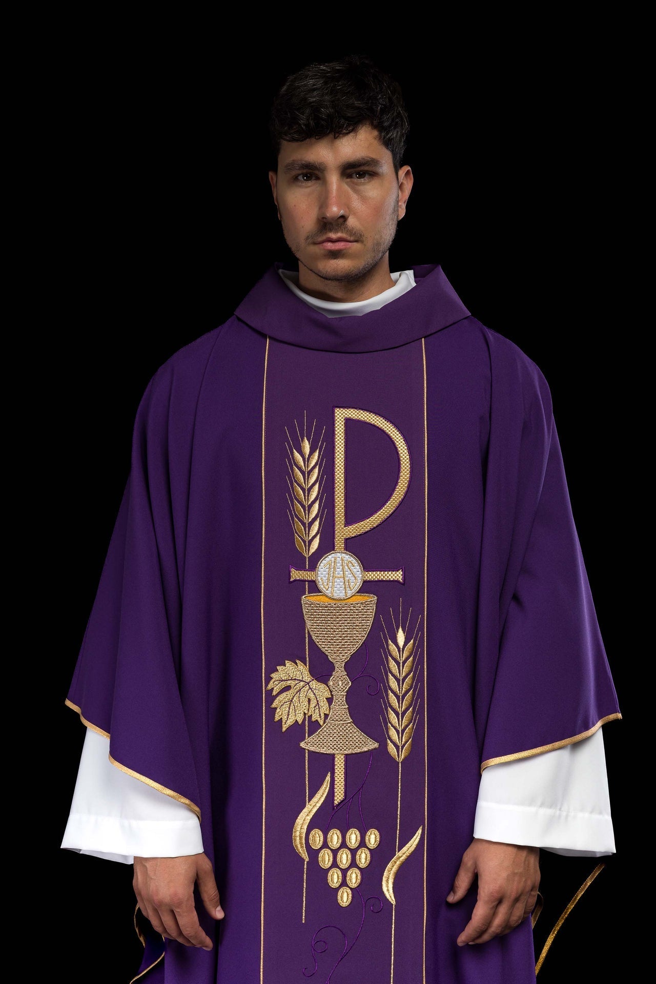 Ornat Fioletowy Haftowany Kielich IHS - Elegancka Szata Liturgiczna - alba.pl