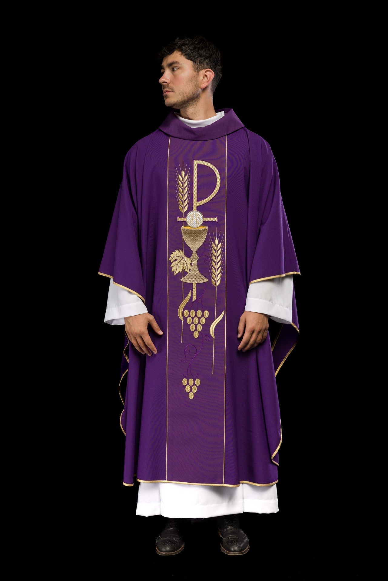 Ornat Fioletowy Haftowany Kielich IHS - Elegancka Szata Liturgiczna - alba.pl