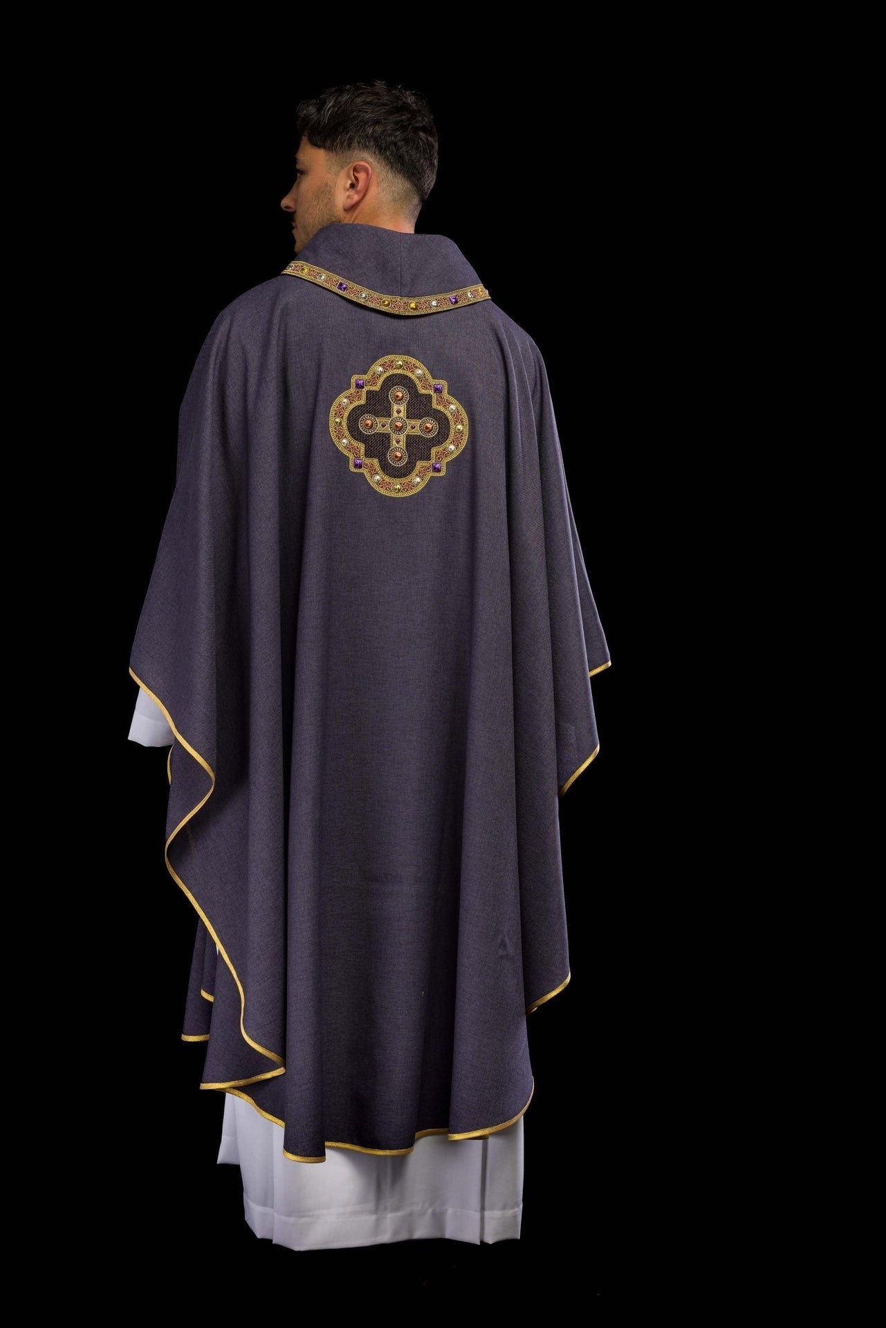 Ornat Fioletowy Haftowany Krzyż i Lamówka - Liturgia Adwentowa i Wielkopostna - alba.pl