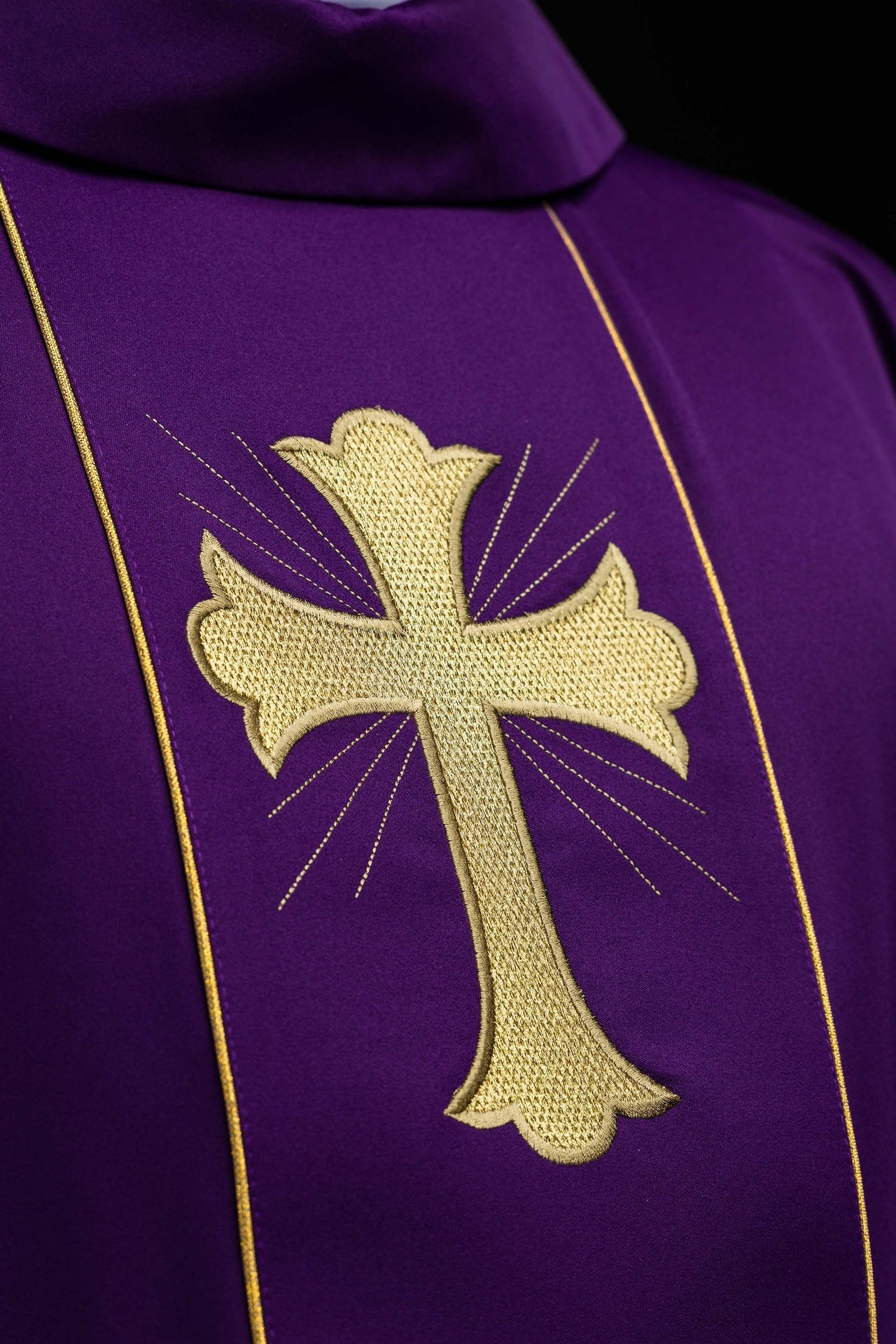 Ornat Fioletowy Krzyż i Kłosy Złoty Haft Liturgiczny - alba.pl