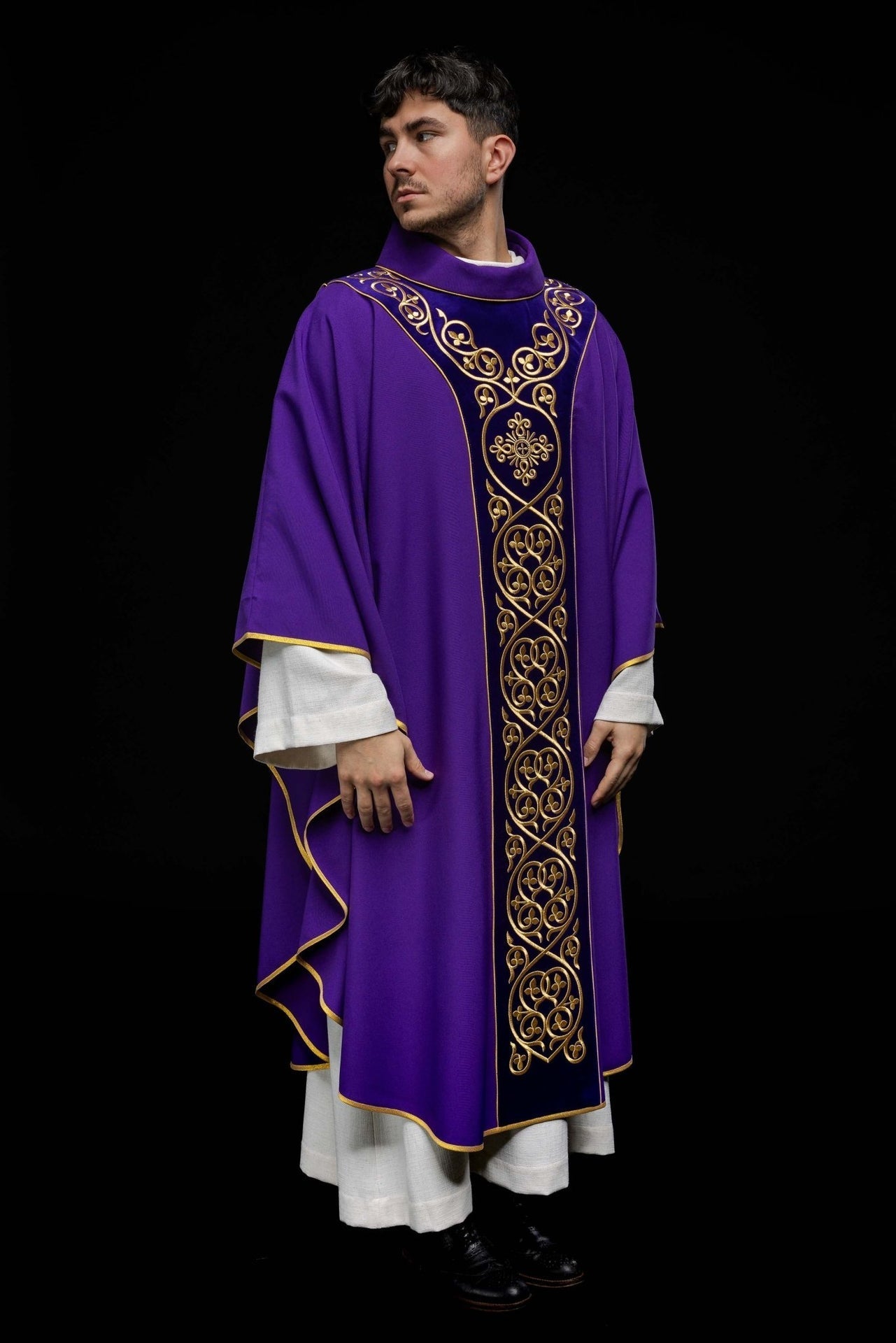 Ornat Fioletowy Liturgiczny z Aksamitnym Haftem i Stułą - alba.pl
