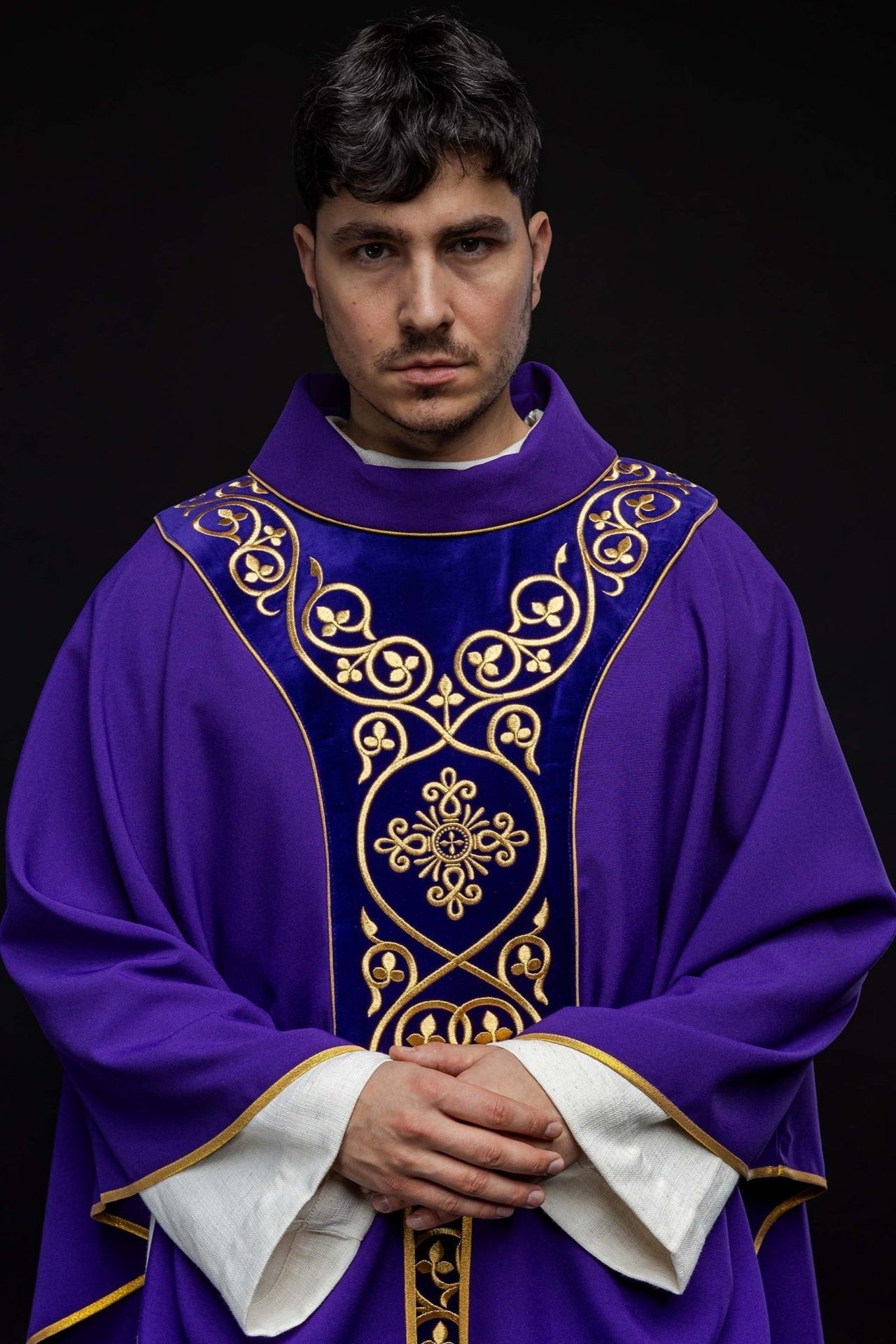 Ornat Fioletowy Liturgiczny z Aksamitnym Haftem i Stułą - alba.pl