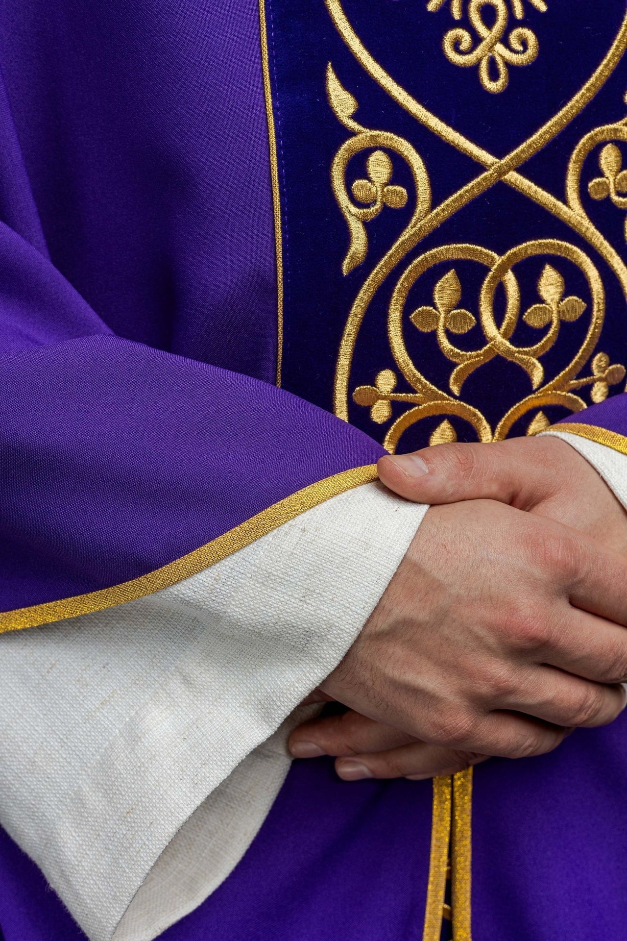 Ornat Fioletowy Liturgiczny z Aksamitnym Haftem i Stułą - alba.pl