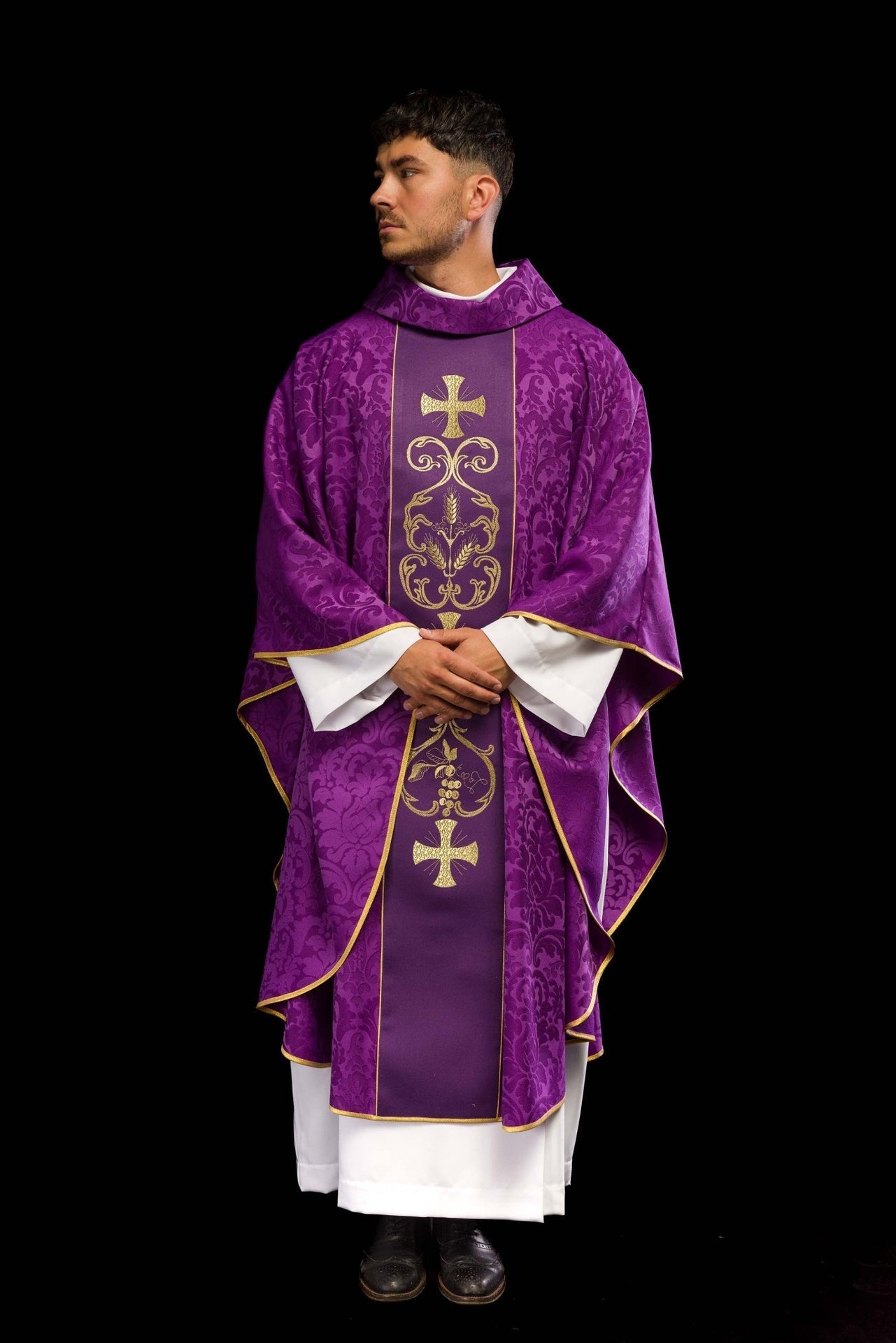 Ornat Fioletowy Liturgiczny z Haftowanym Pasem Żakardowym - alba.pl